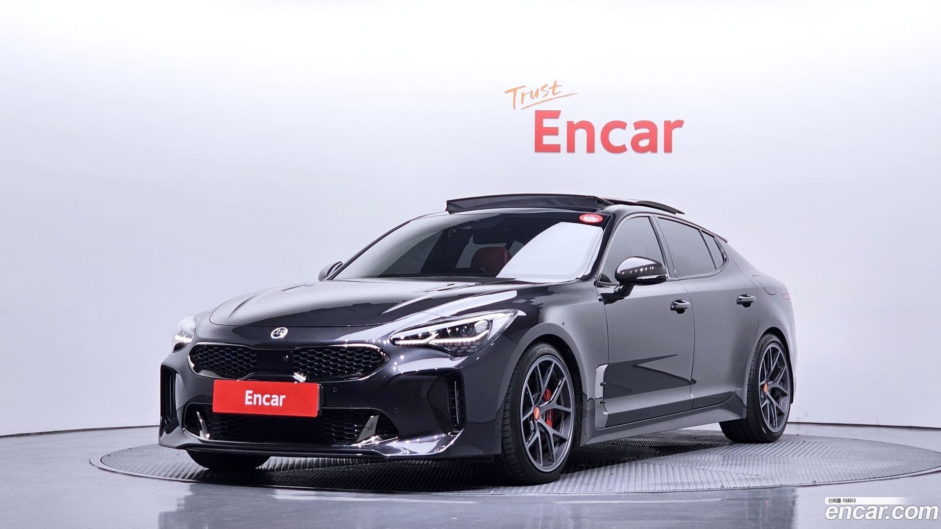 Main__Slider__Photo:Stinger Kia 2017.7-0