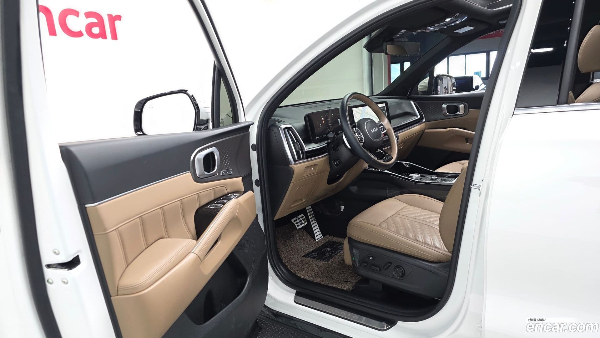 Main__Slider__Photo:Sorento Kia 2024.3-9
