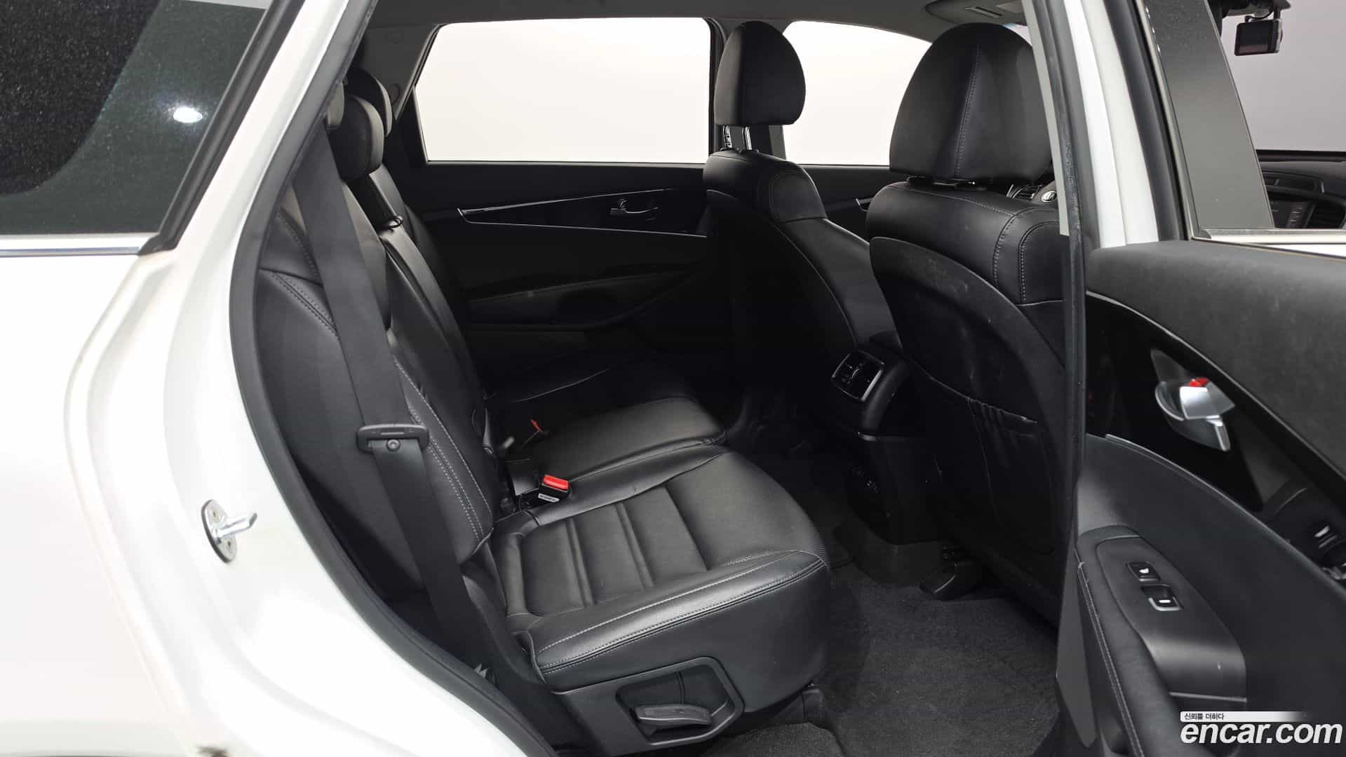 Sorento Kia 2017.8-OPTION-015