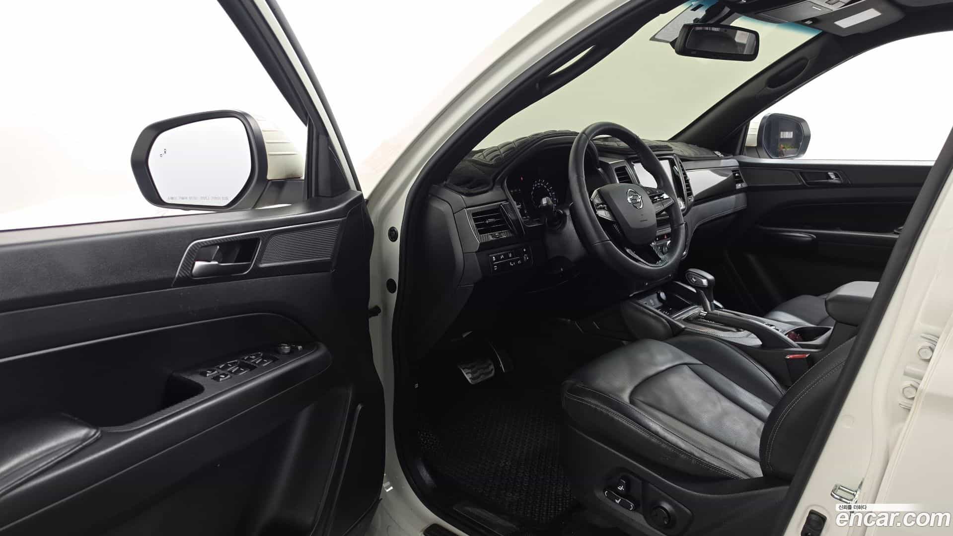 Rexton KG Mobility 2021.6-INNER-010