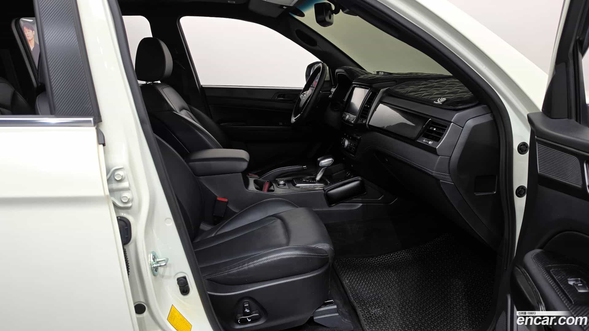 Rexton KG Mobility 2021.6-INNER-036