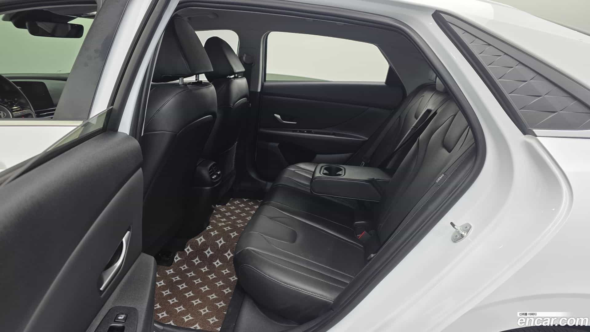 AVANTE Hyundai 2024.4-OPTION-016