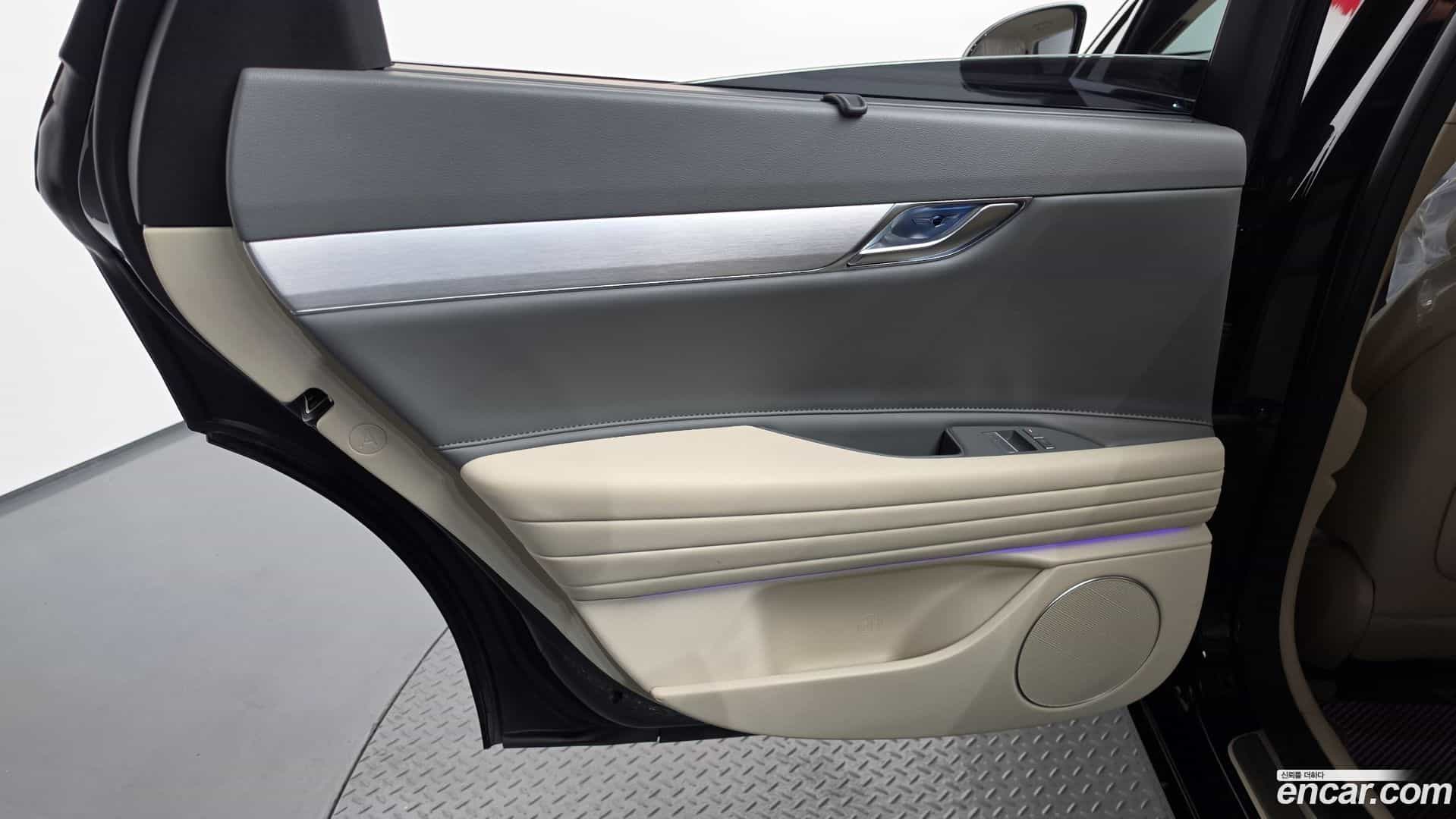 G80 Genesis 2024.1-INNER-035