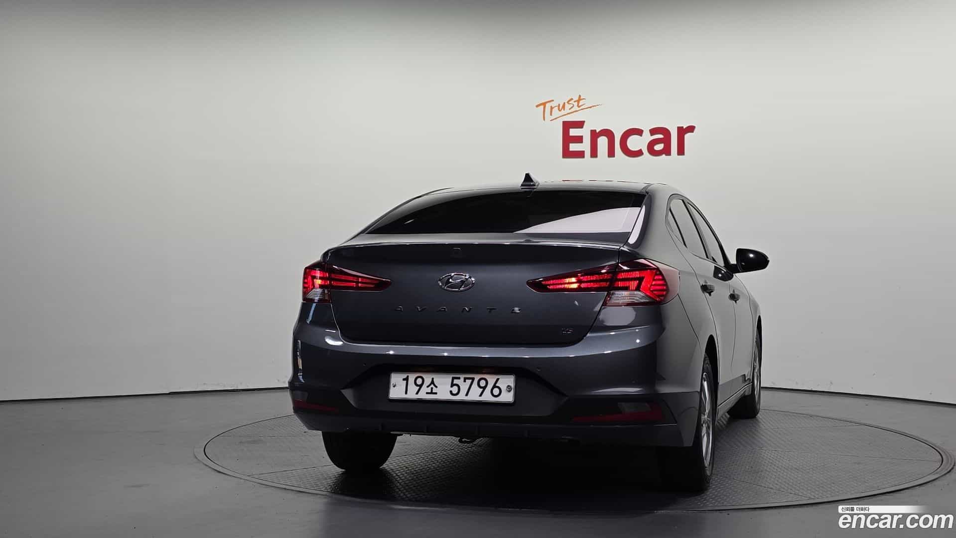 AVANTE Hyundai 2019.0-OUTER-004