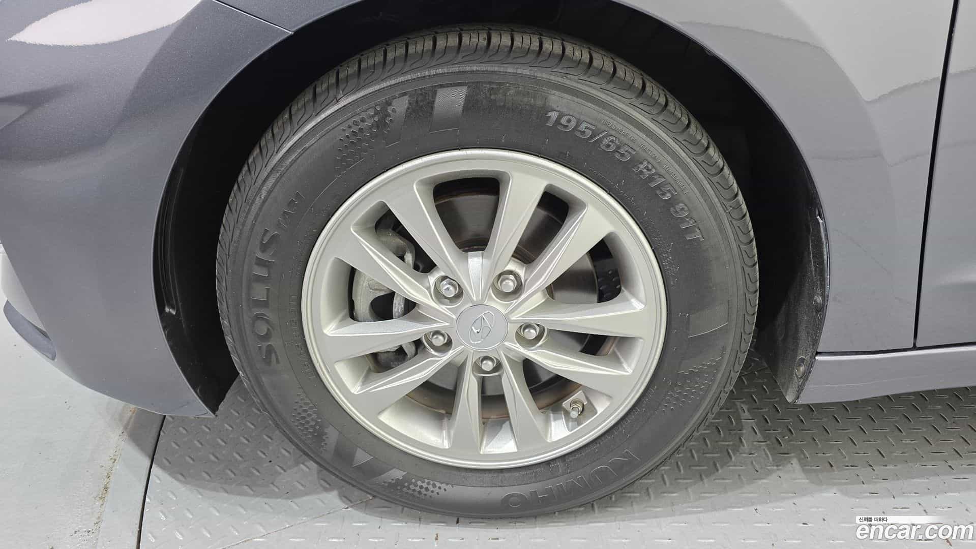 AVANTE Hyundai 2019.0-OUTER-005