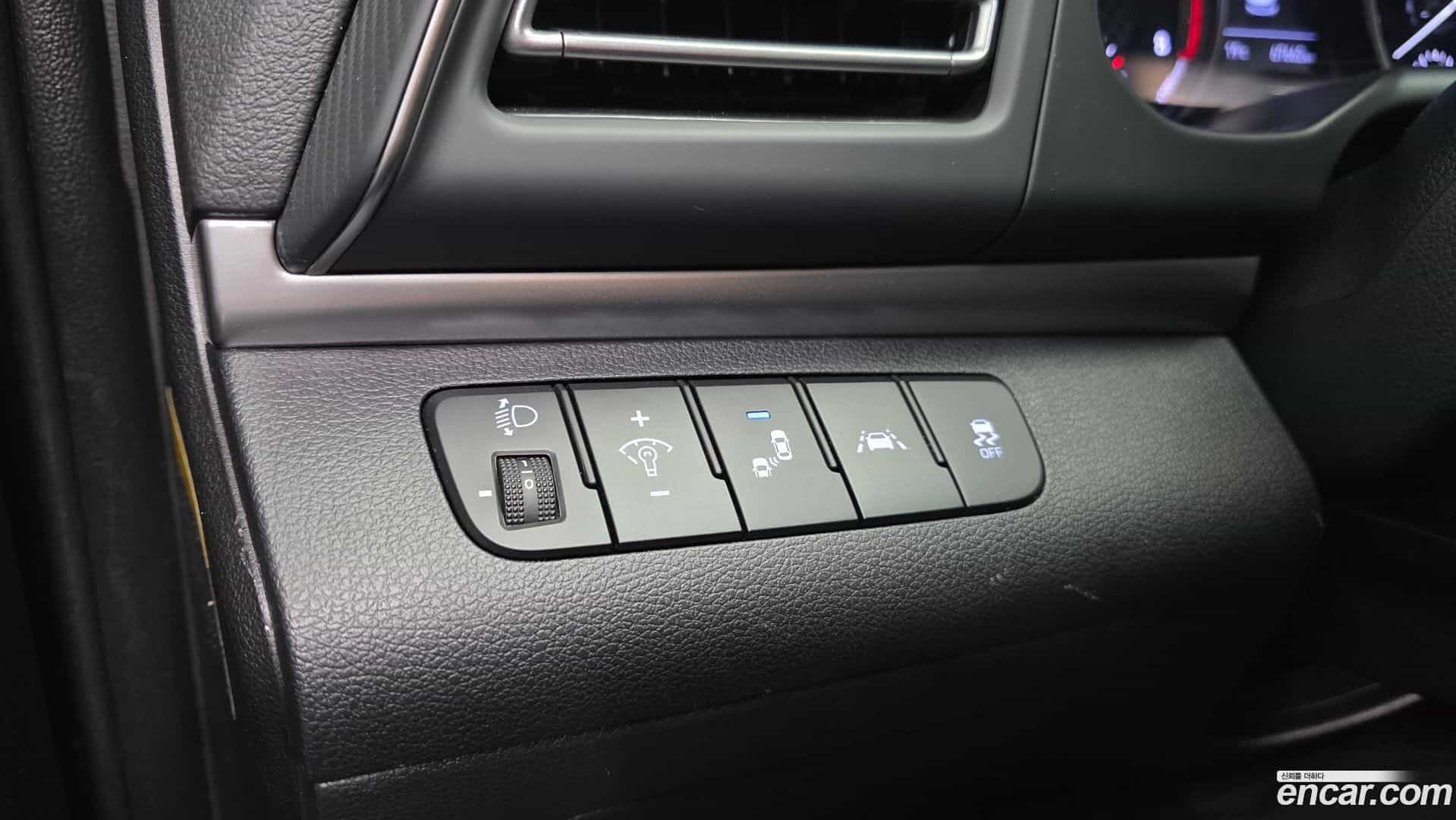 AVANTE Hyundai 2019.0-OPTION-017