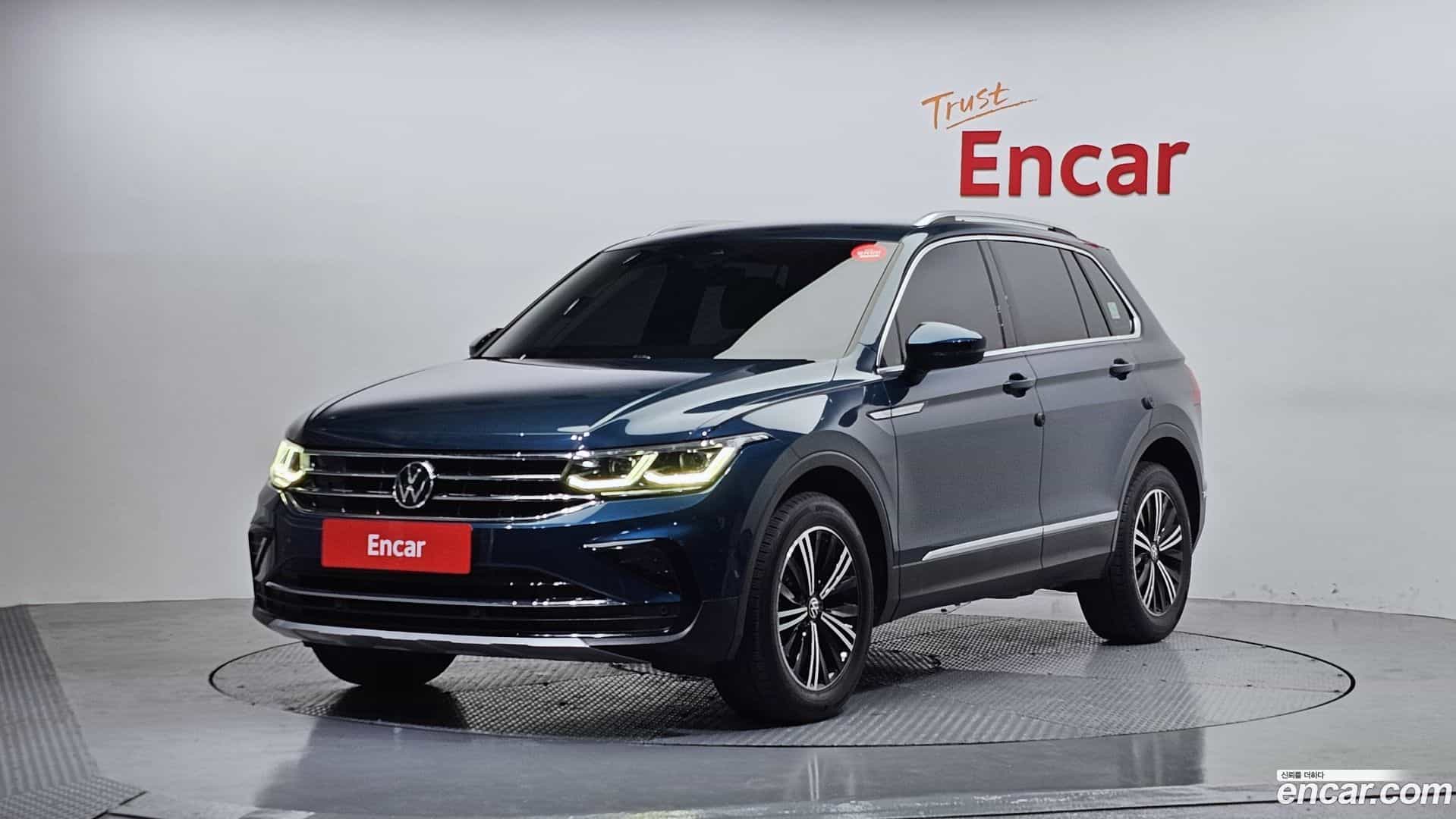 Tiguan Volkswagen 2021.10-OUTER-001