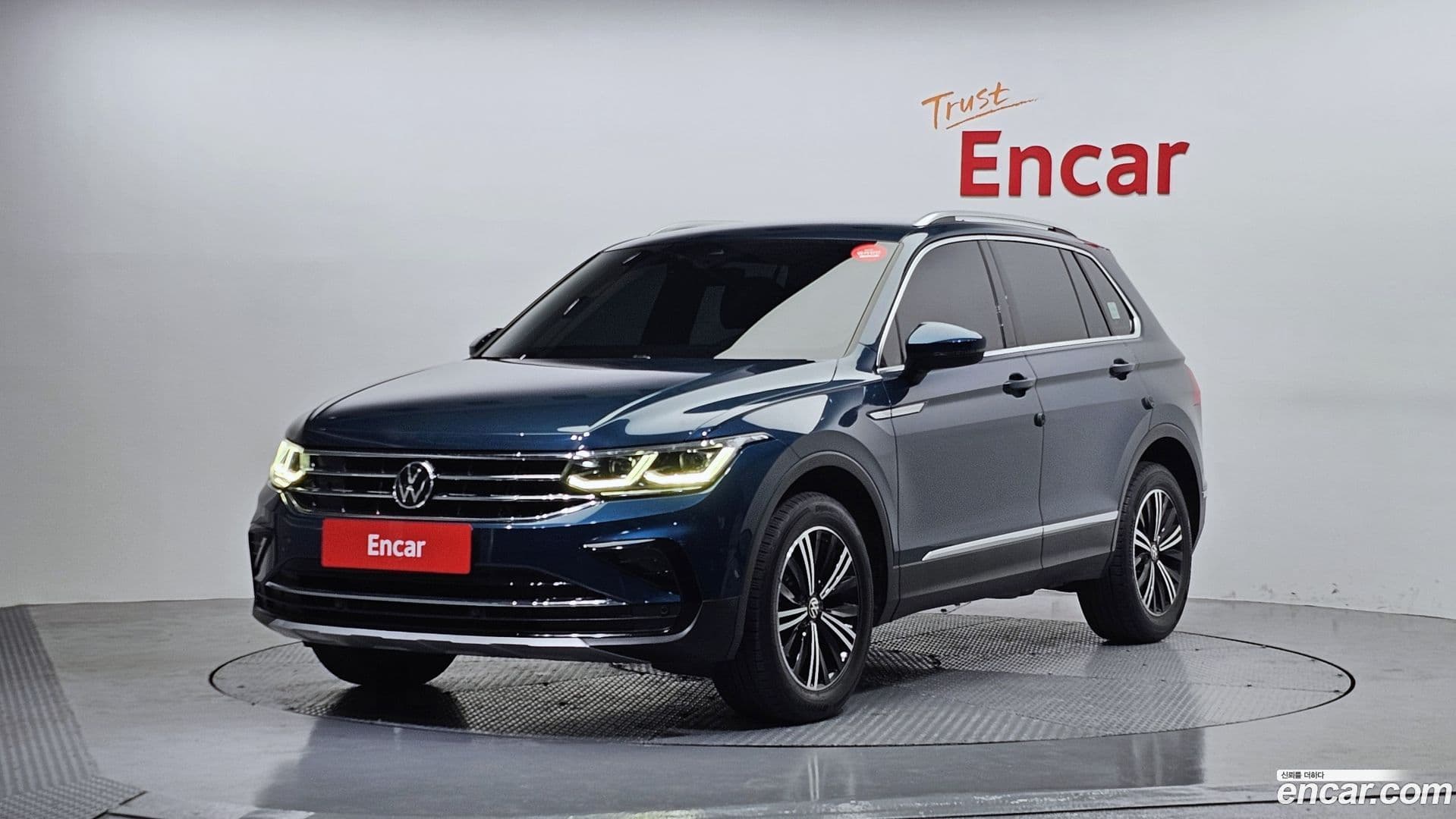 Main__Slider__Photo:Tiguan Volkswagen 2021.10-0