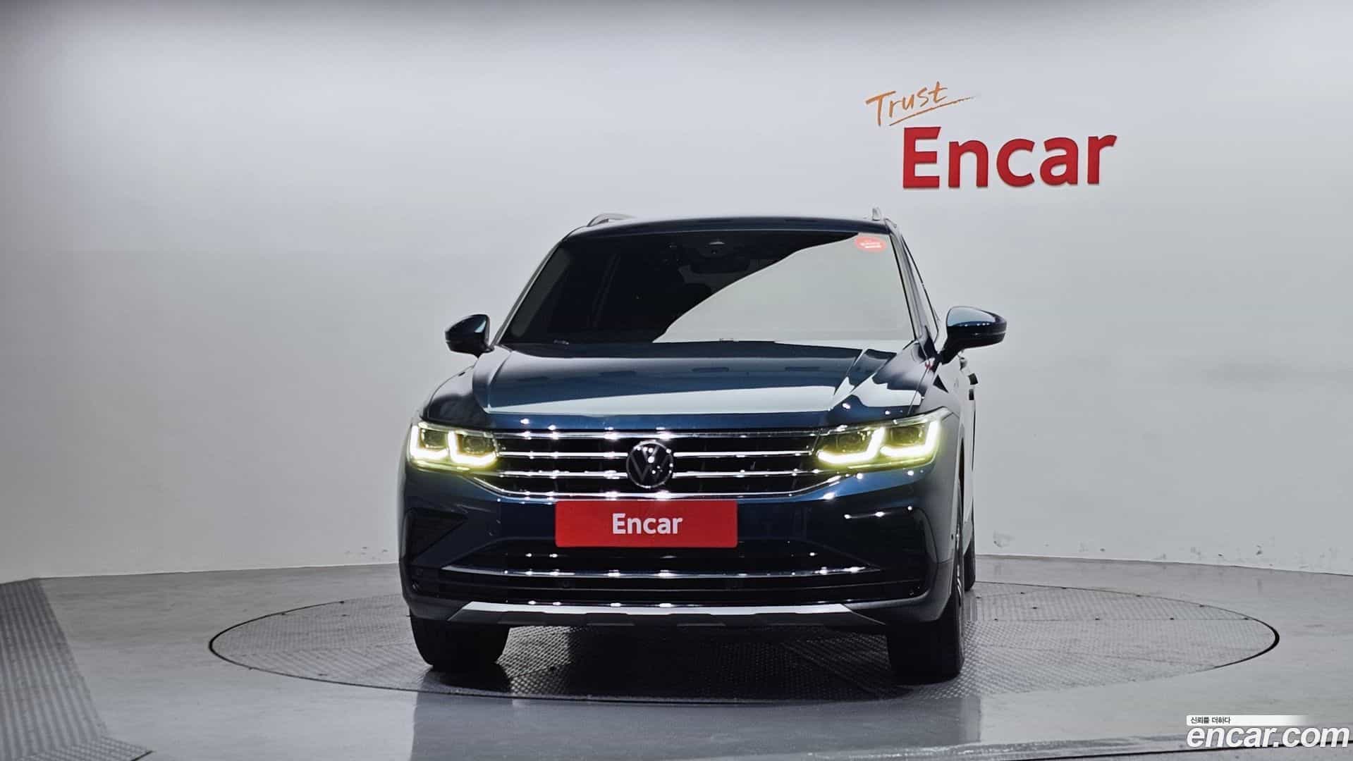 Tiguan Volkswagen 2021.10-OUTER-003