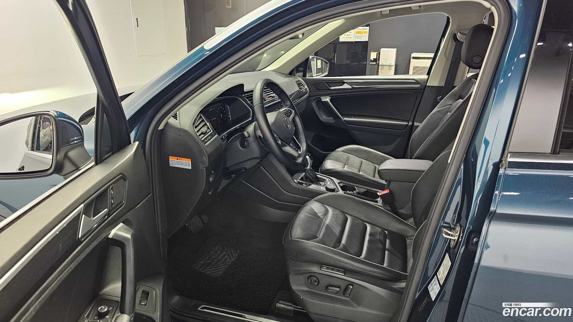 Tiguan Volkswagen 2021.10-INNER-010