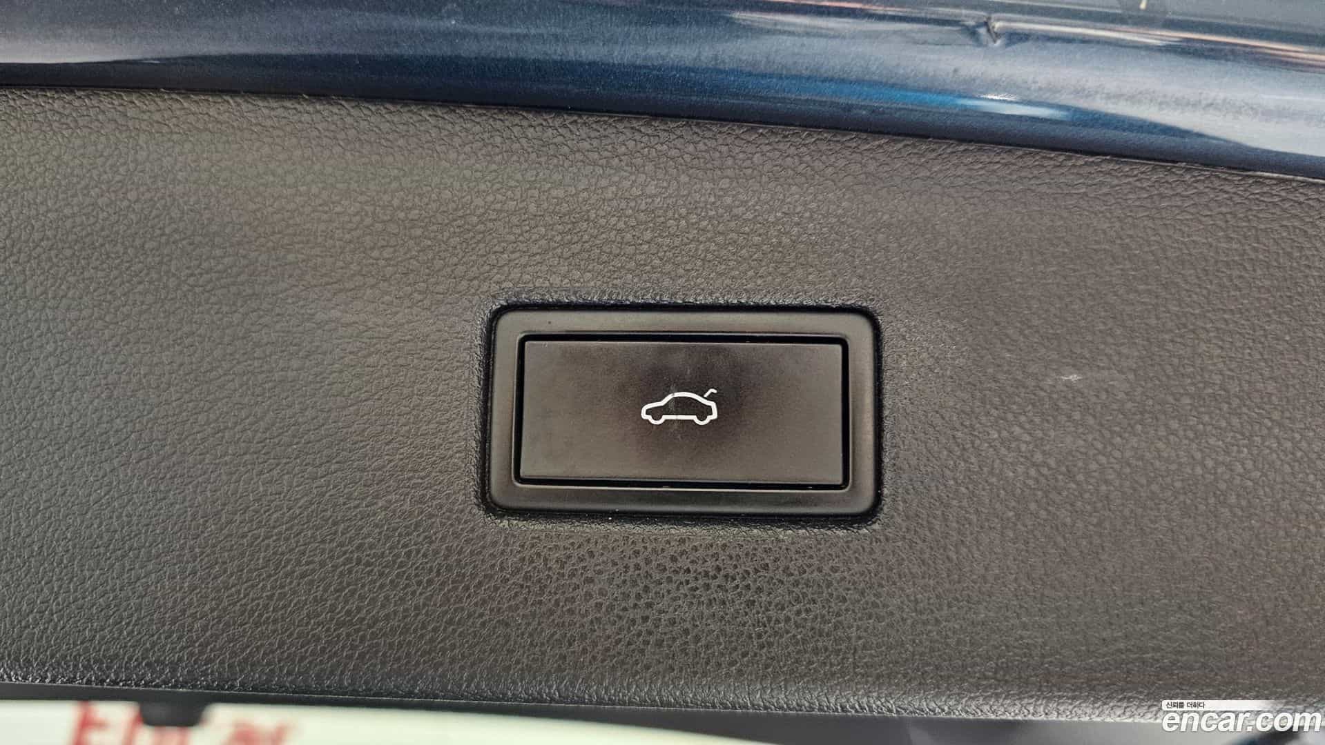 Tiguan Volkswagen 2021.10-OPTION-040