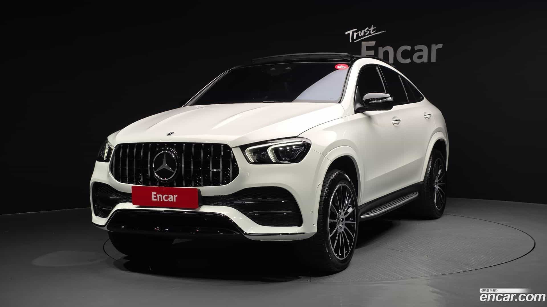 GLE-Class Mercedes-Benz 2022.8-OUTER-001