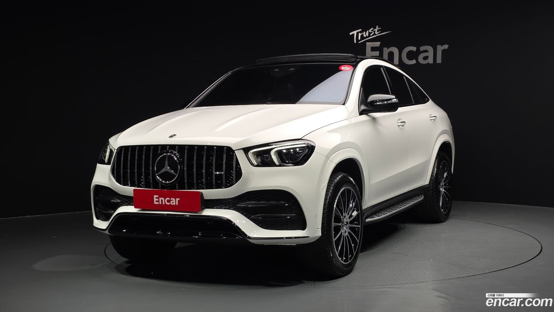 Main__Slider__Photo:GLE-Class Mercedes-Benz 2022.8-0