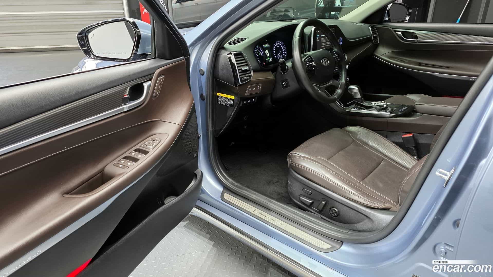 Grandeur Hyundai 2018.0-INNER-010
