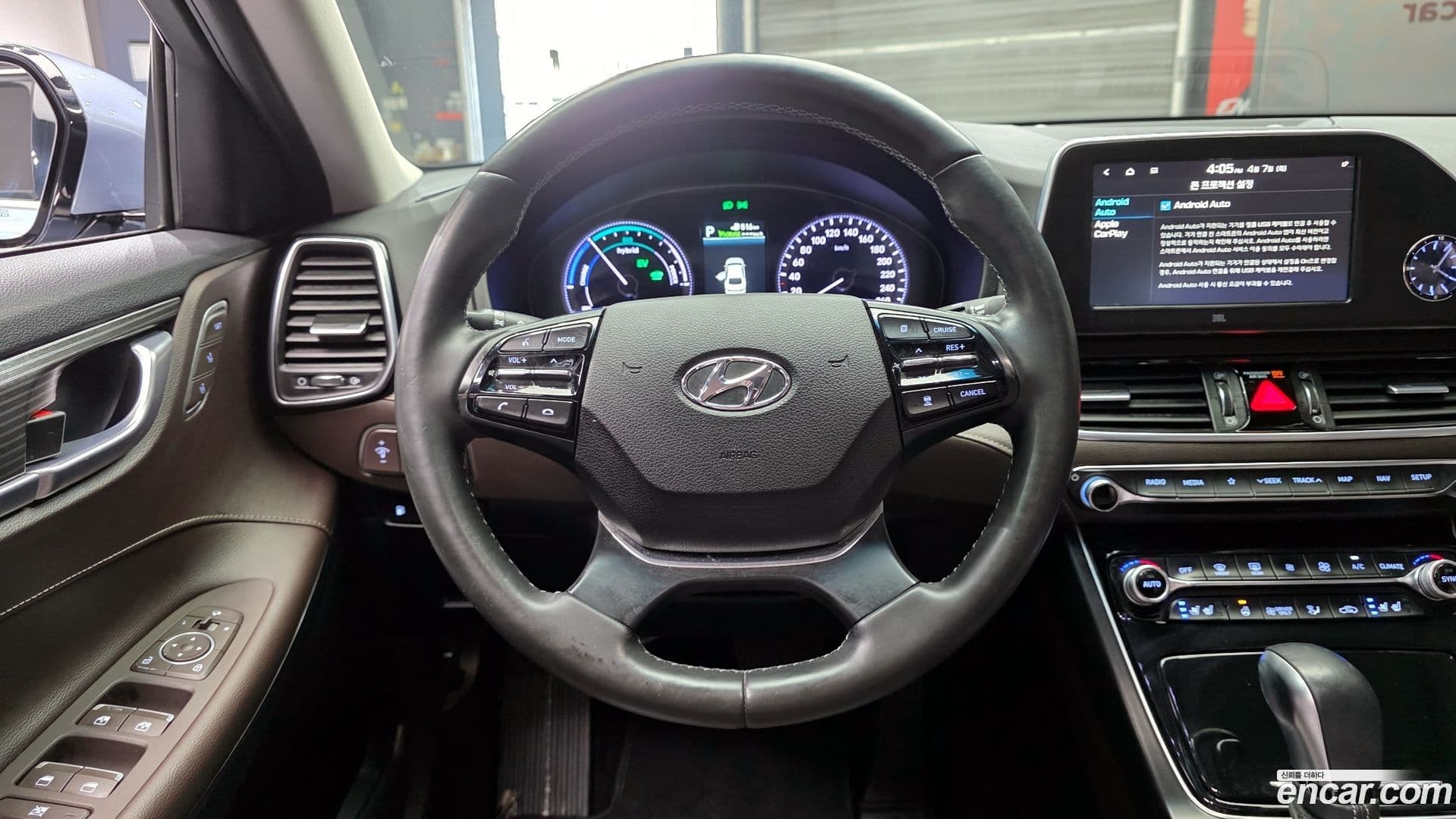 Main__Slider__Photo:Grandeur Hyundai 2018.0-12