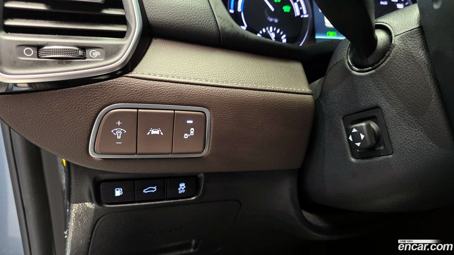 Main__Slider__Photo:Grandeur Hyundai 2018.0-16