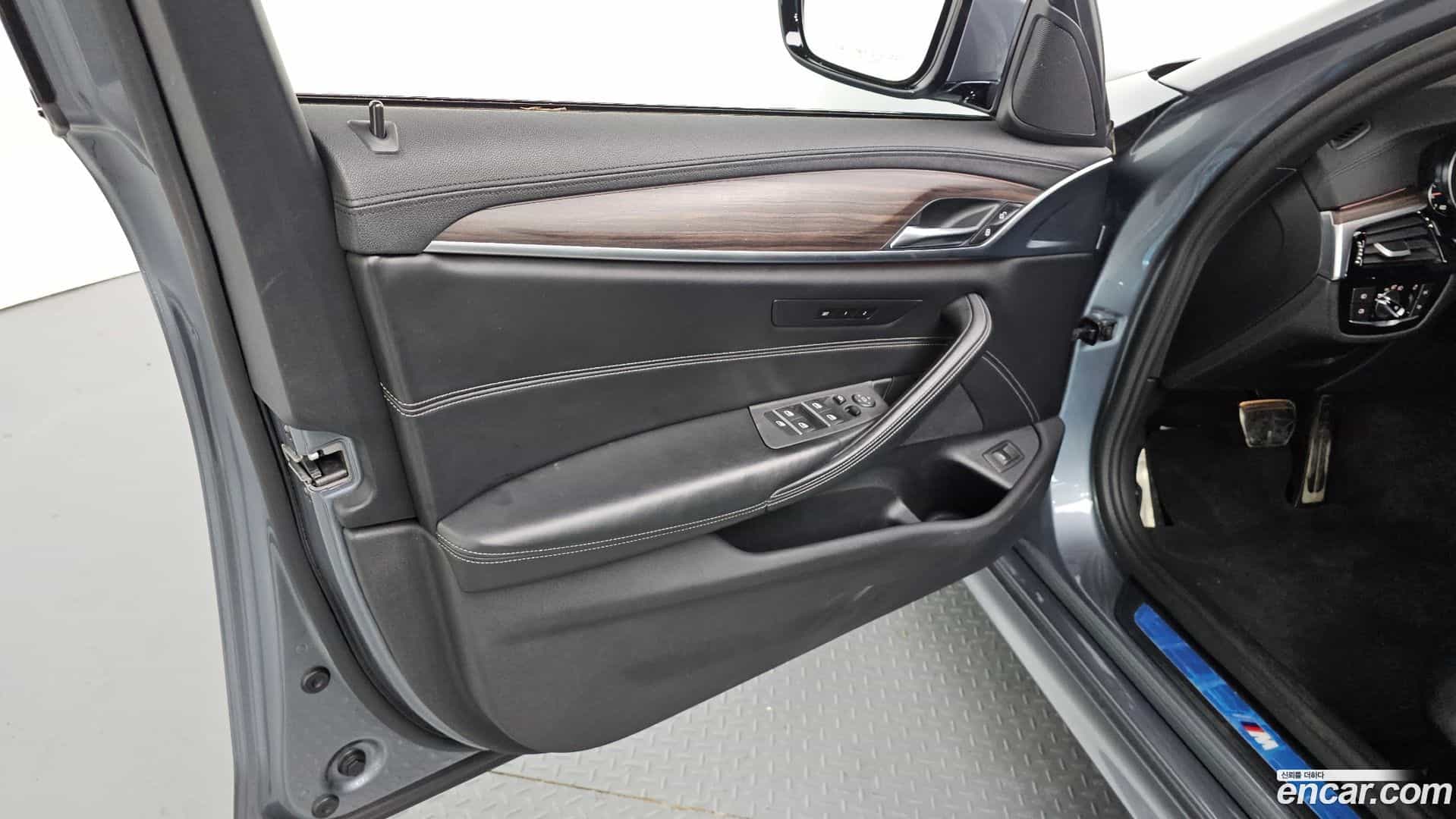 5-Series BMW 2017.4-INNER-034