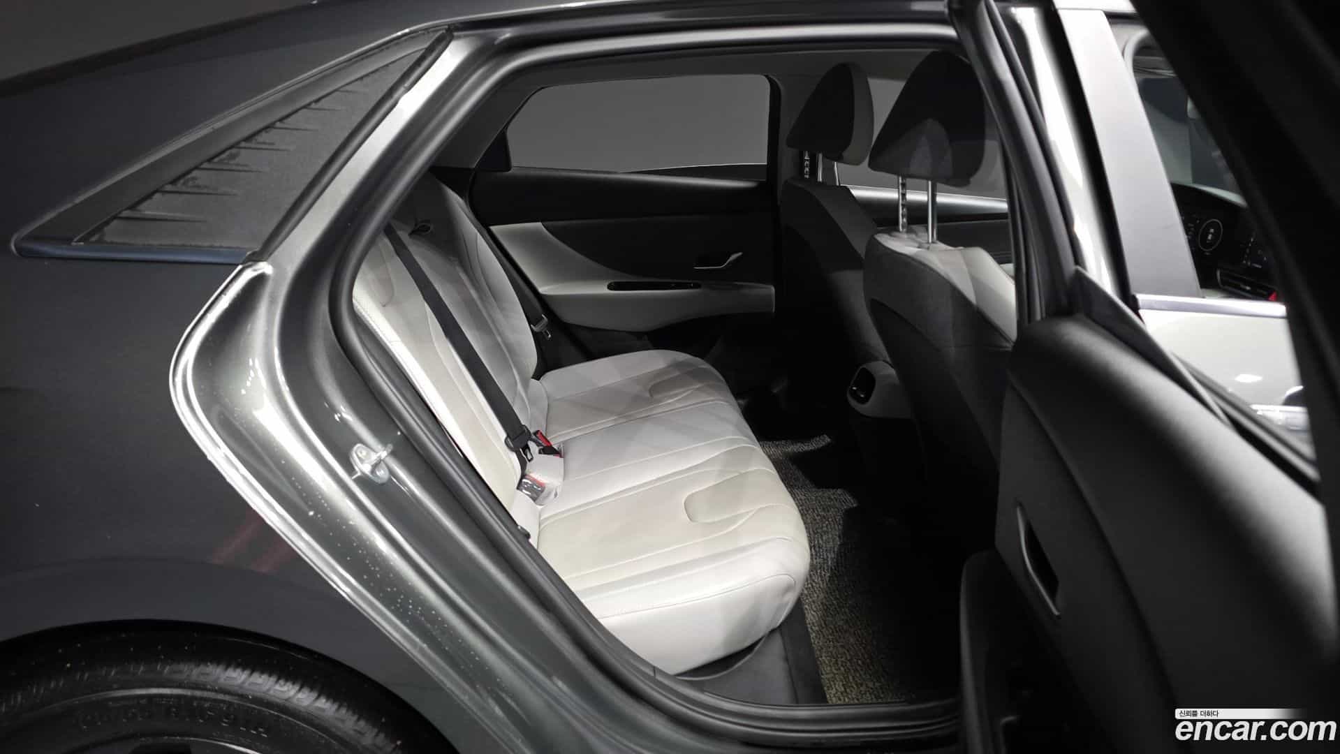 AVANTE Hyundai 2021.6-OPTION-016