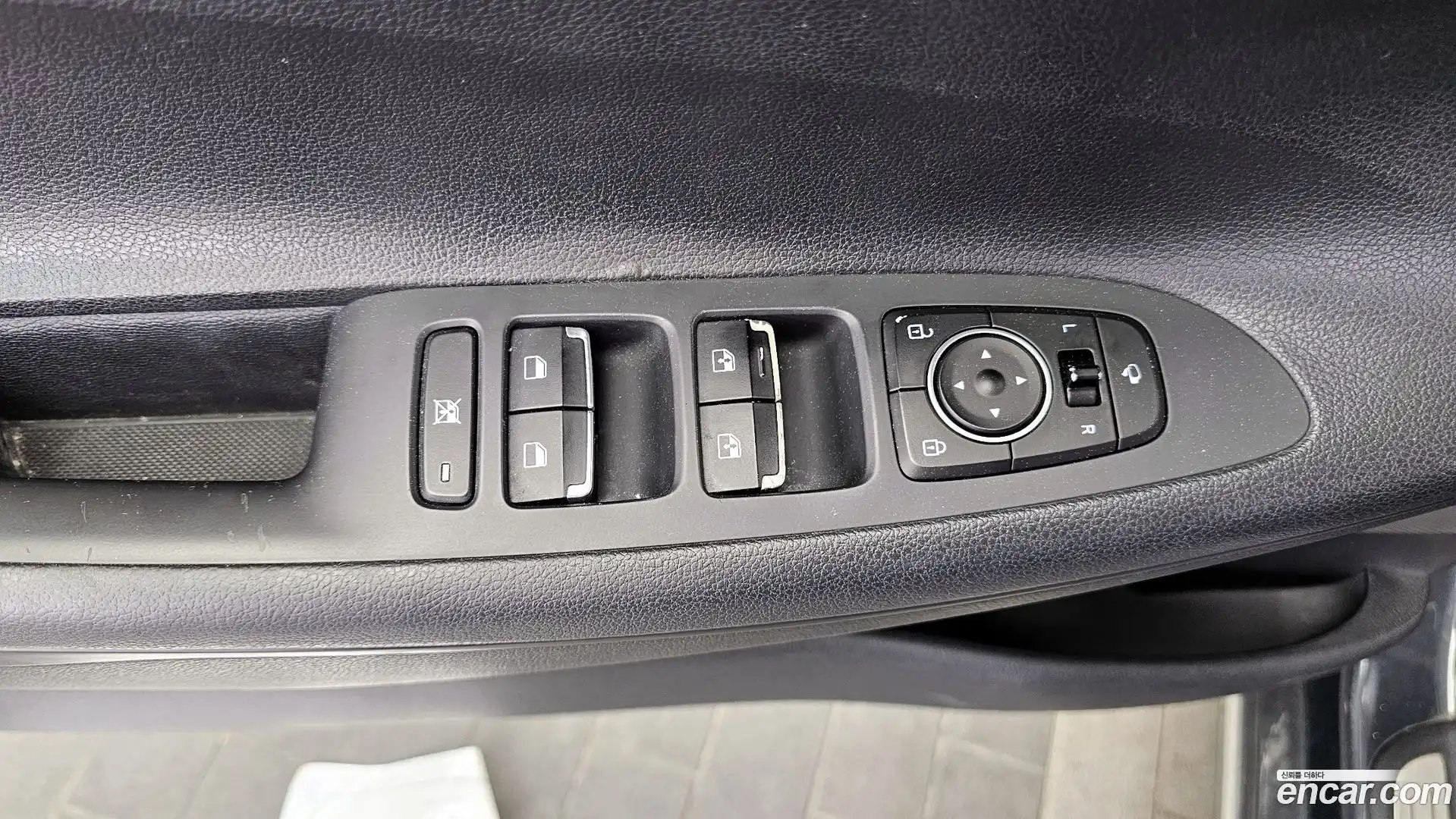 Grandeur Hyundai 2017.2-OPTION-041