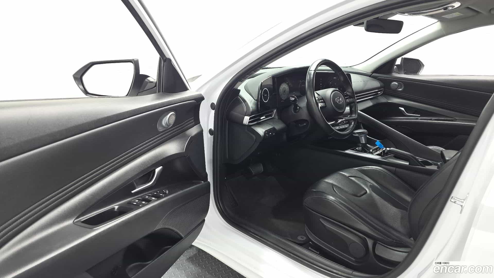 AVANTE Hyundai 2021.6-OPTION-015