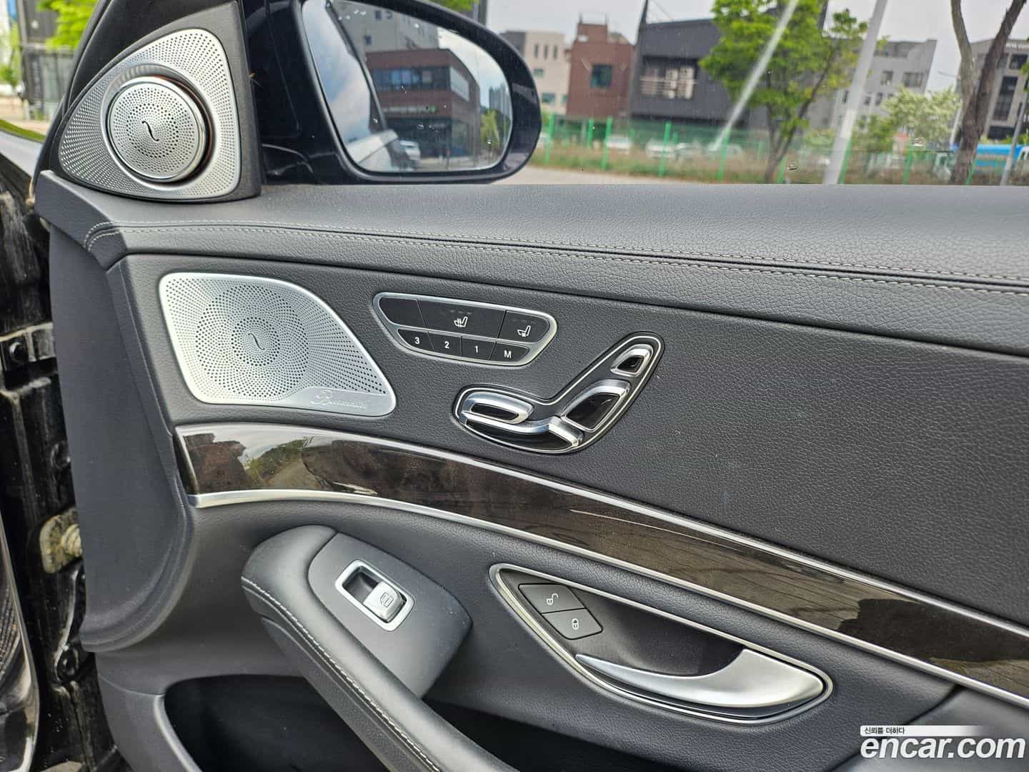 S-Class Mercedes-Benz 2014.3-OPTION-024