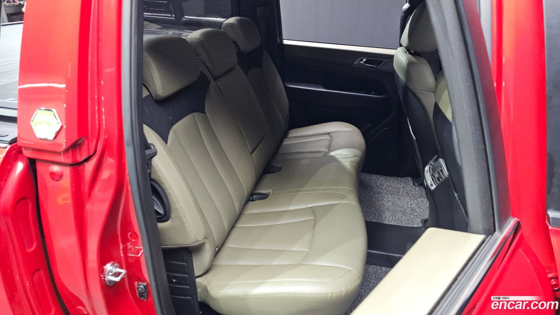 Main__Slider__Photo:Rexton KG Mobility 2024.5-11