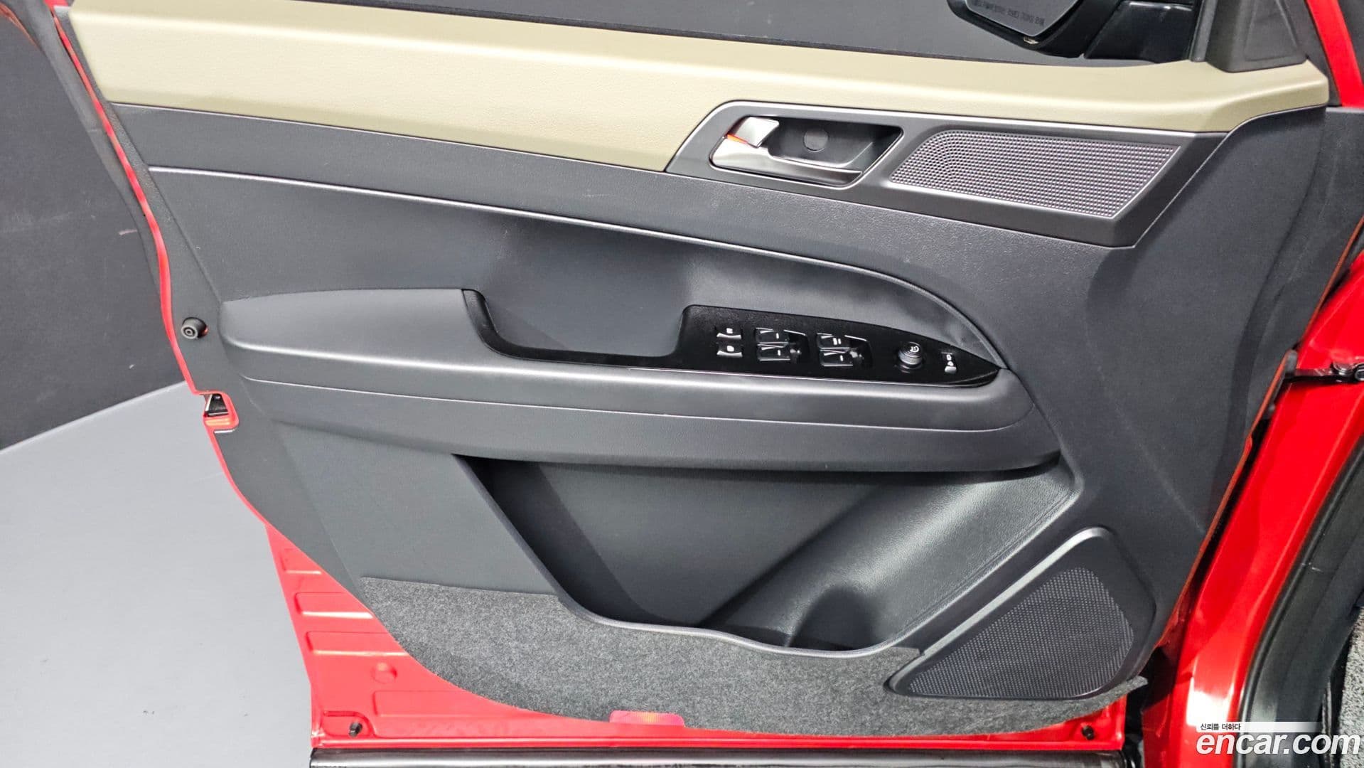 Main__Slider__Photo:Rexton KG Mobility 2024.5-23