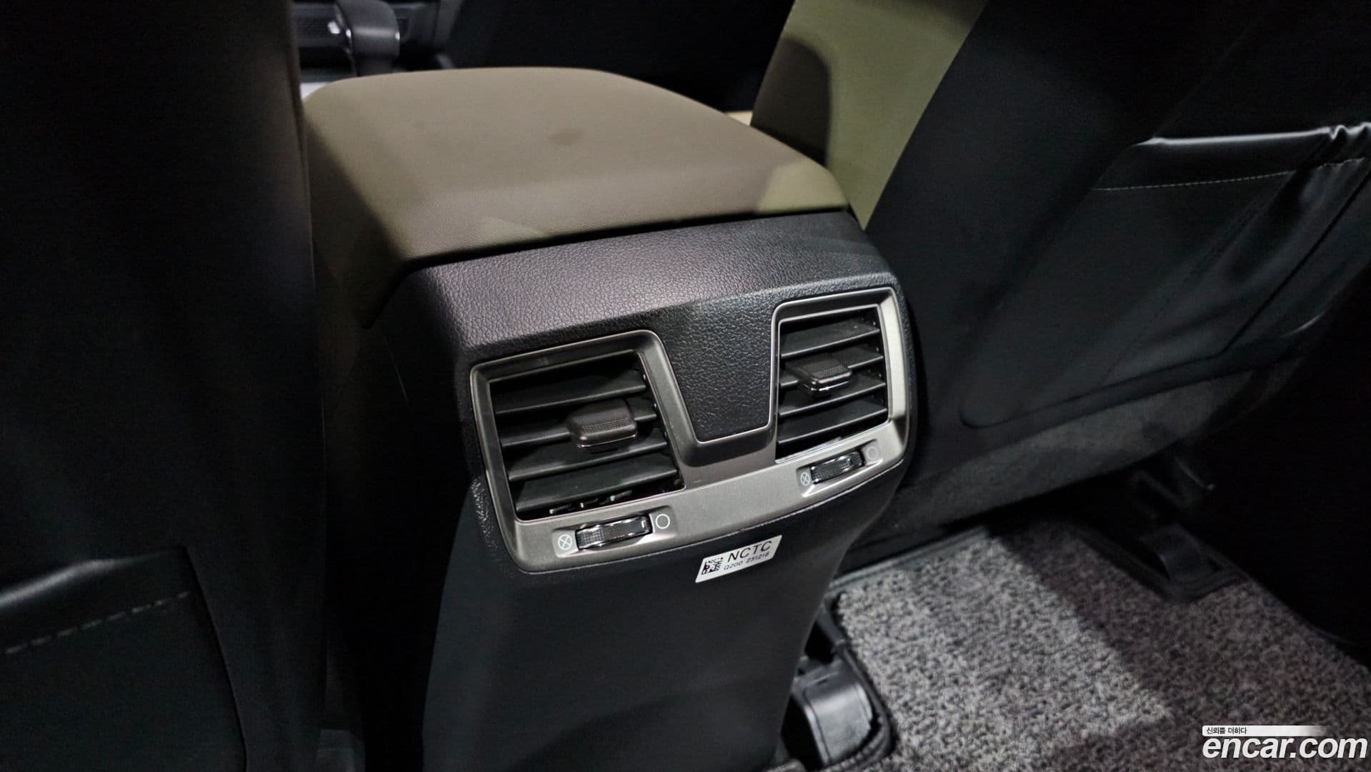 Main__Slider__Photo:Rexton KG Mobility 2024.5-31