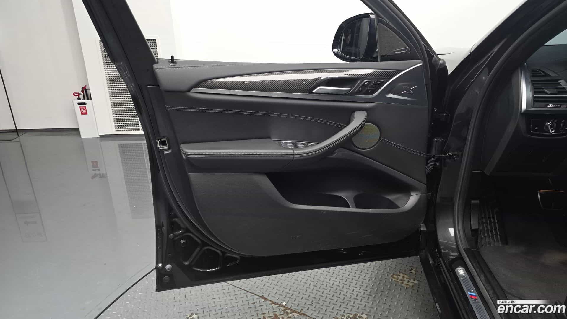 X4 BMW 2023.11-INNER-034