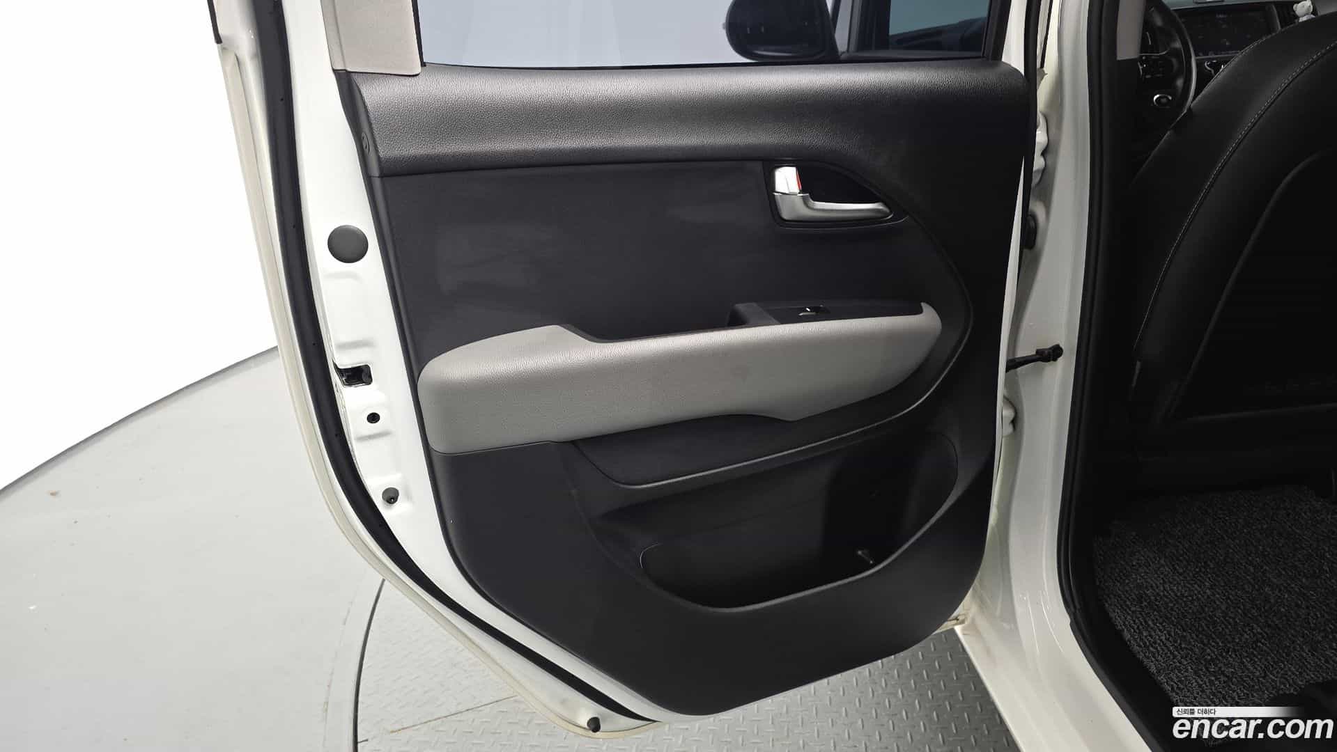 RAY Kia 2022.11-INNER-035