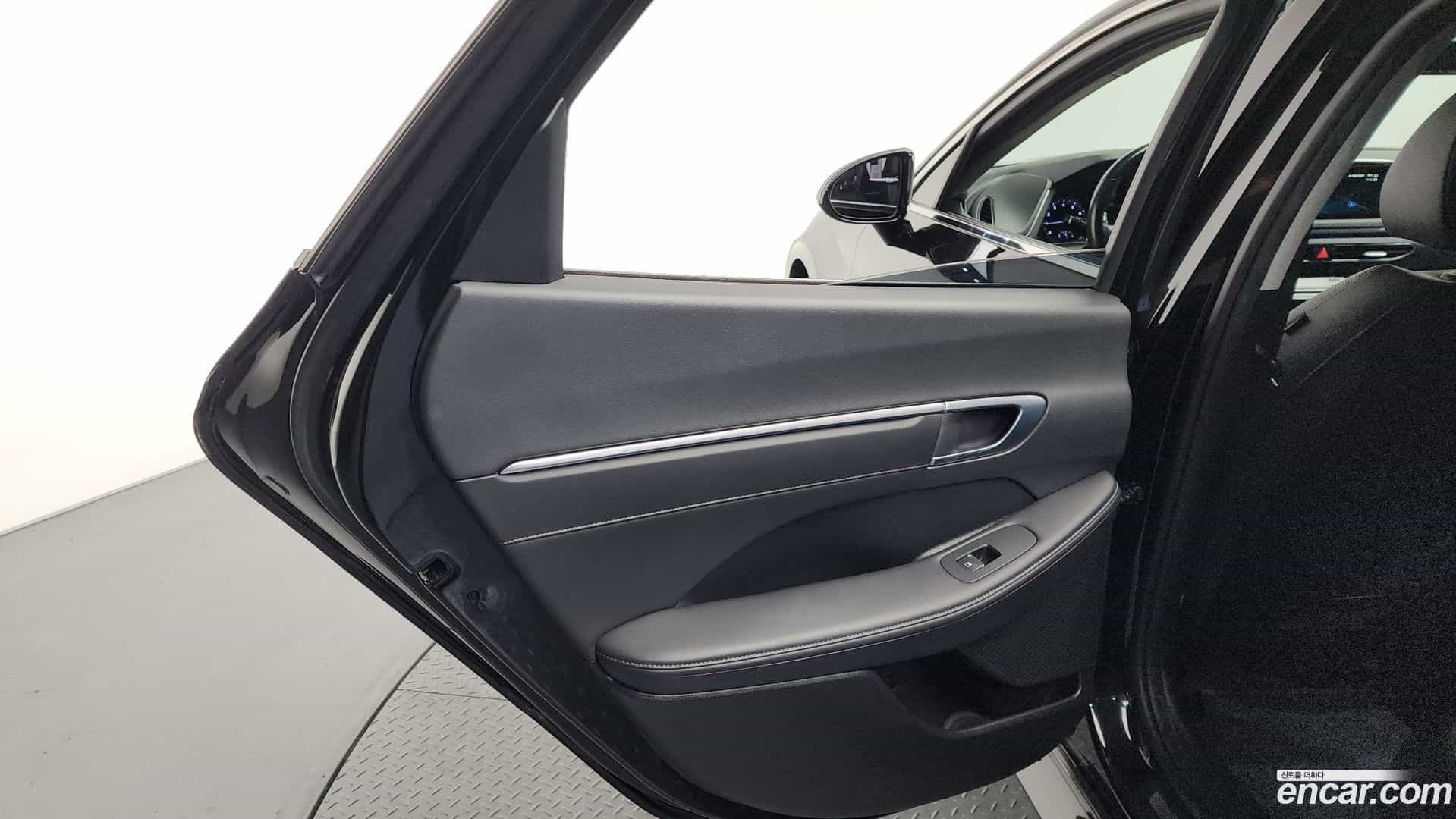 Sonata Hyundai 2022.2-INNER-035