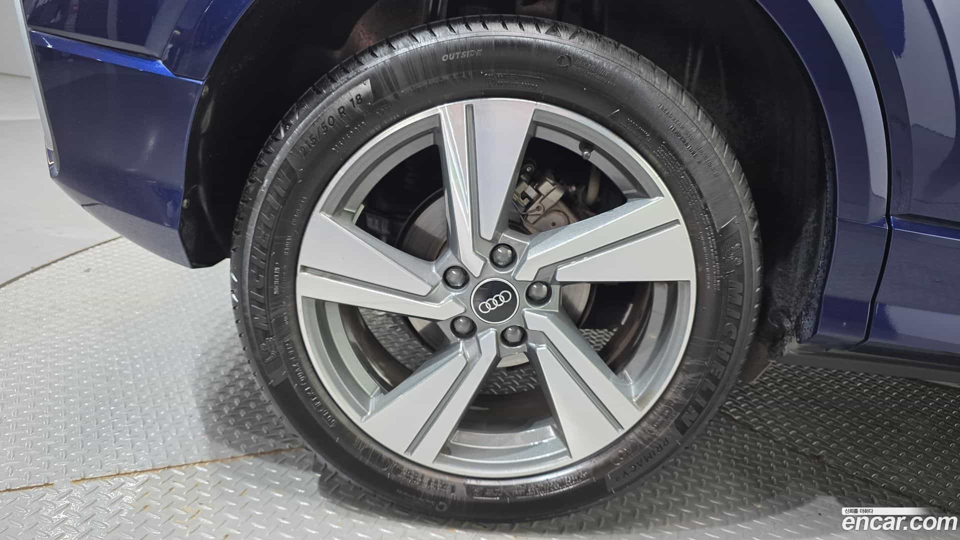 Q2 Audi 2023.11-OUTER-005