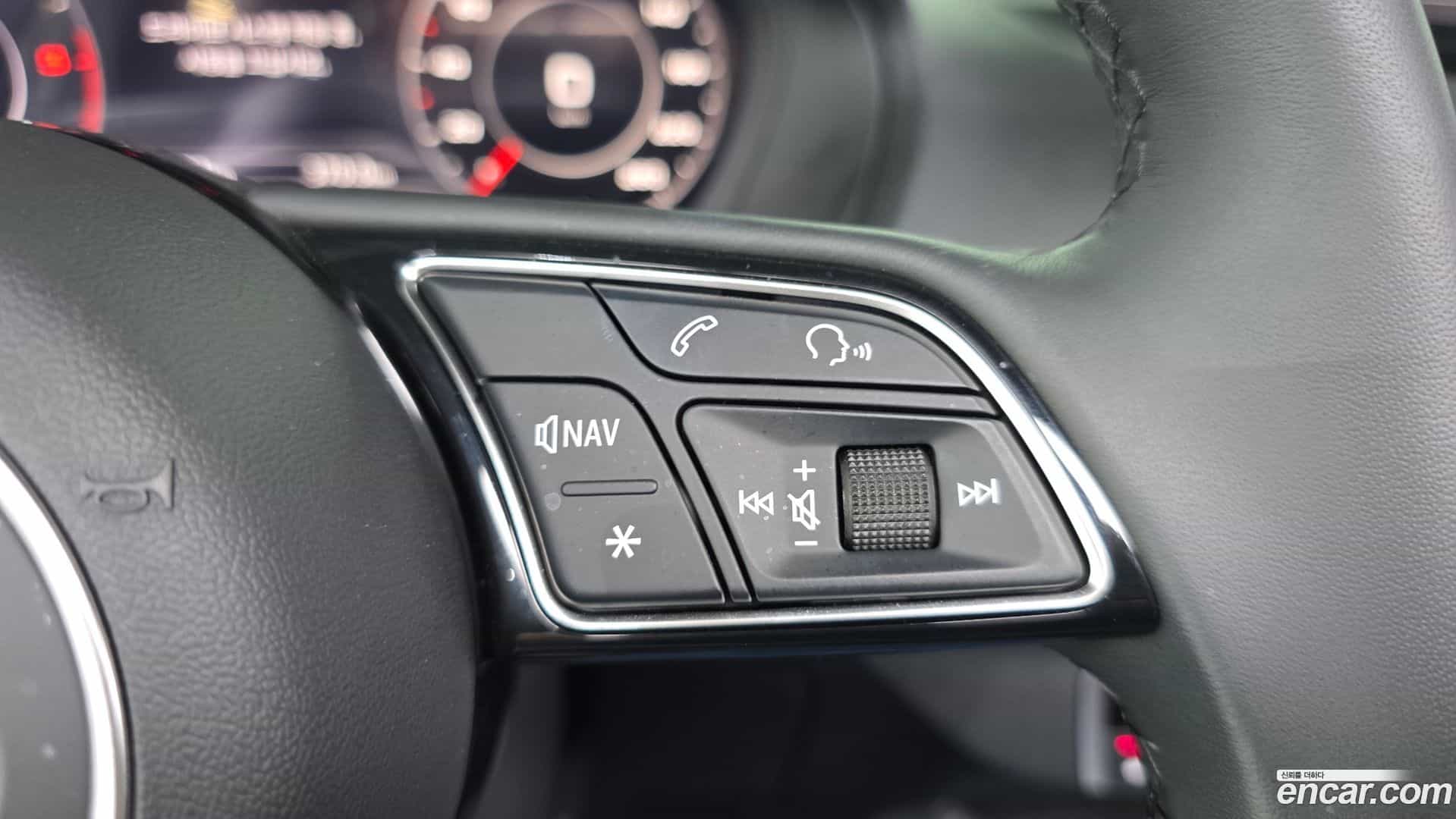Q2 Audi 2023.11-OPTION-043