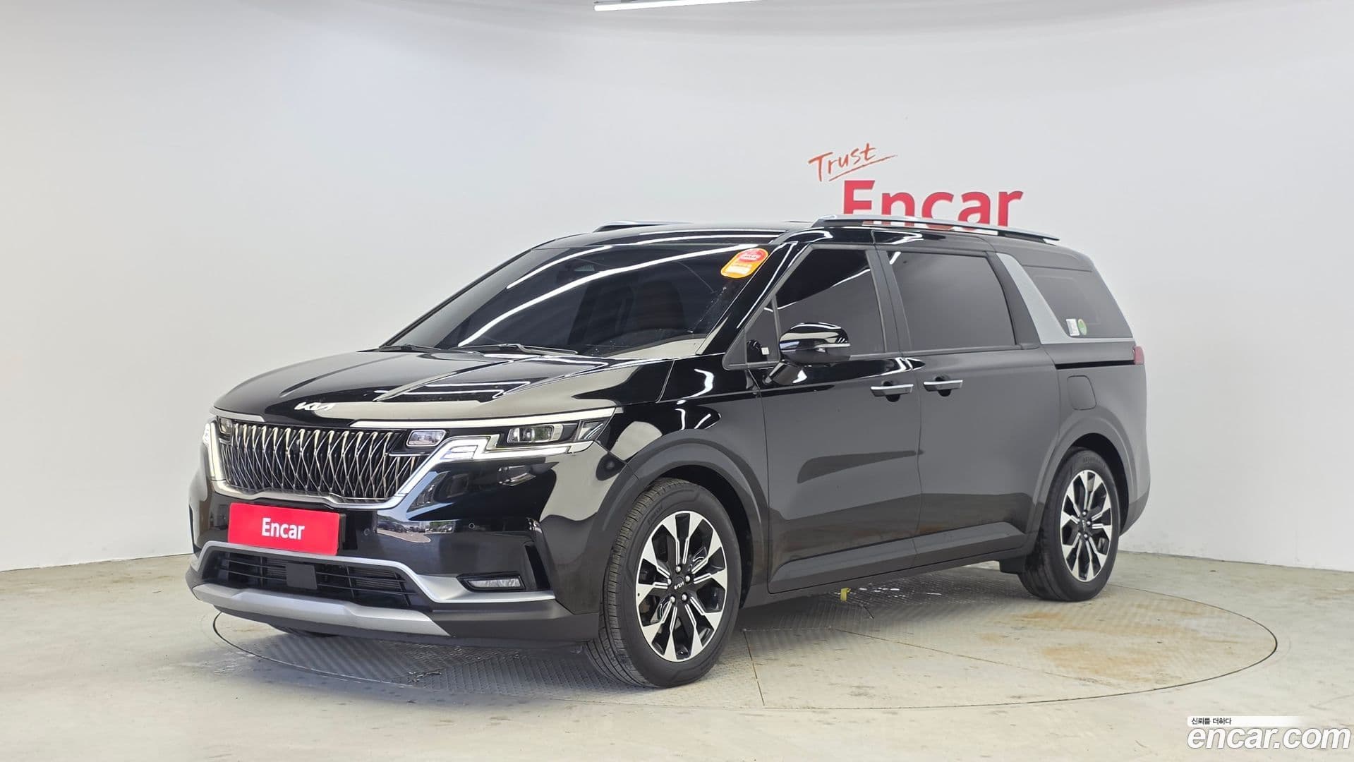 Main__Slider__Photo:Canival Kia 2022.6-0