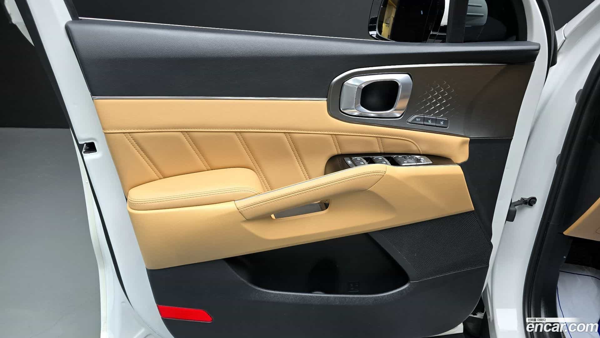Sorento Kia 2022.2-INNER-034