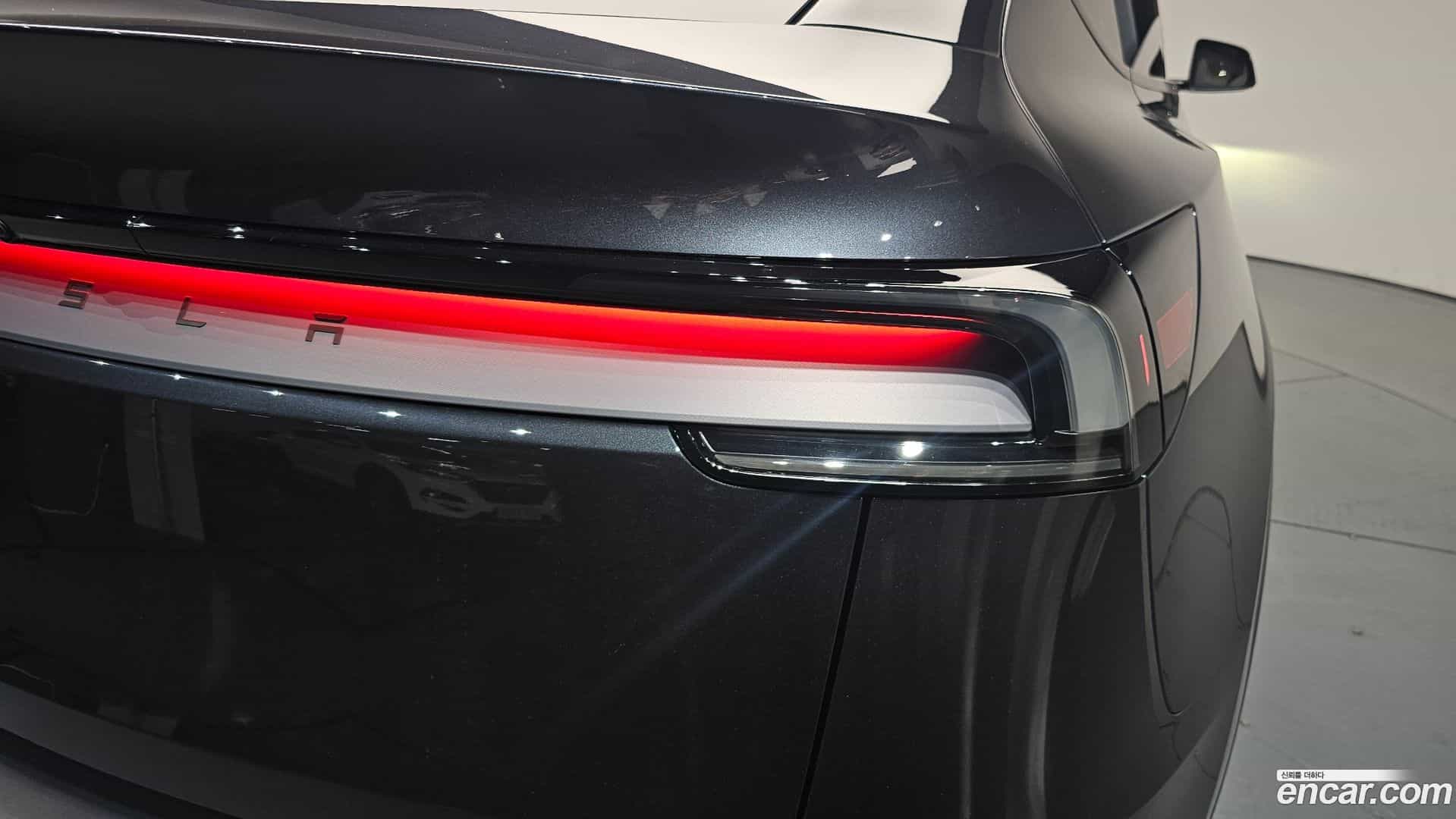 Model Y Tesla 2025.8-OUTER-033
