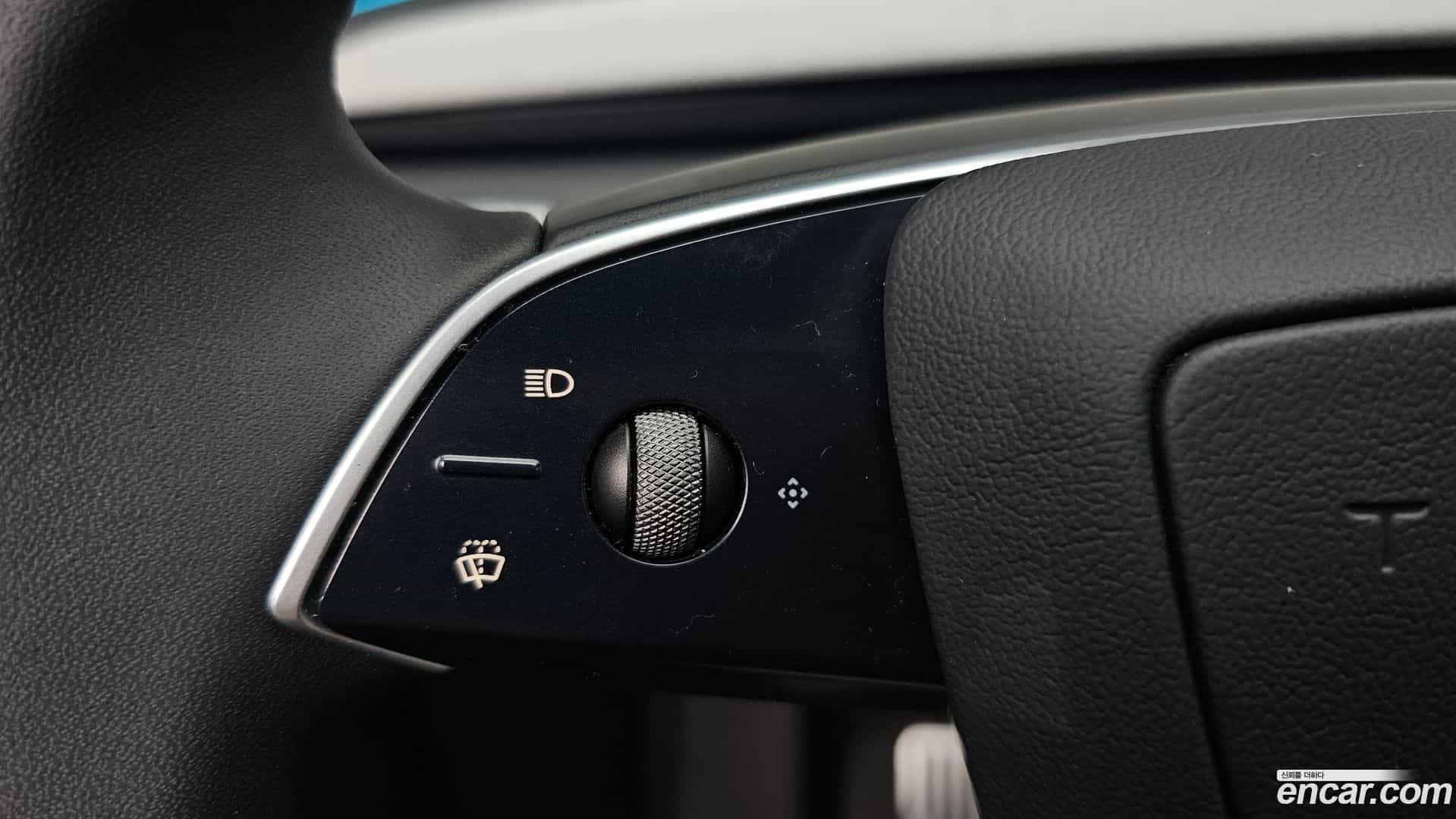 Model Y Tesla 2025.8-OPTION-047