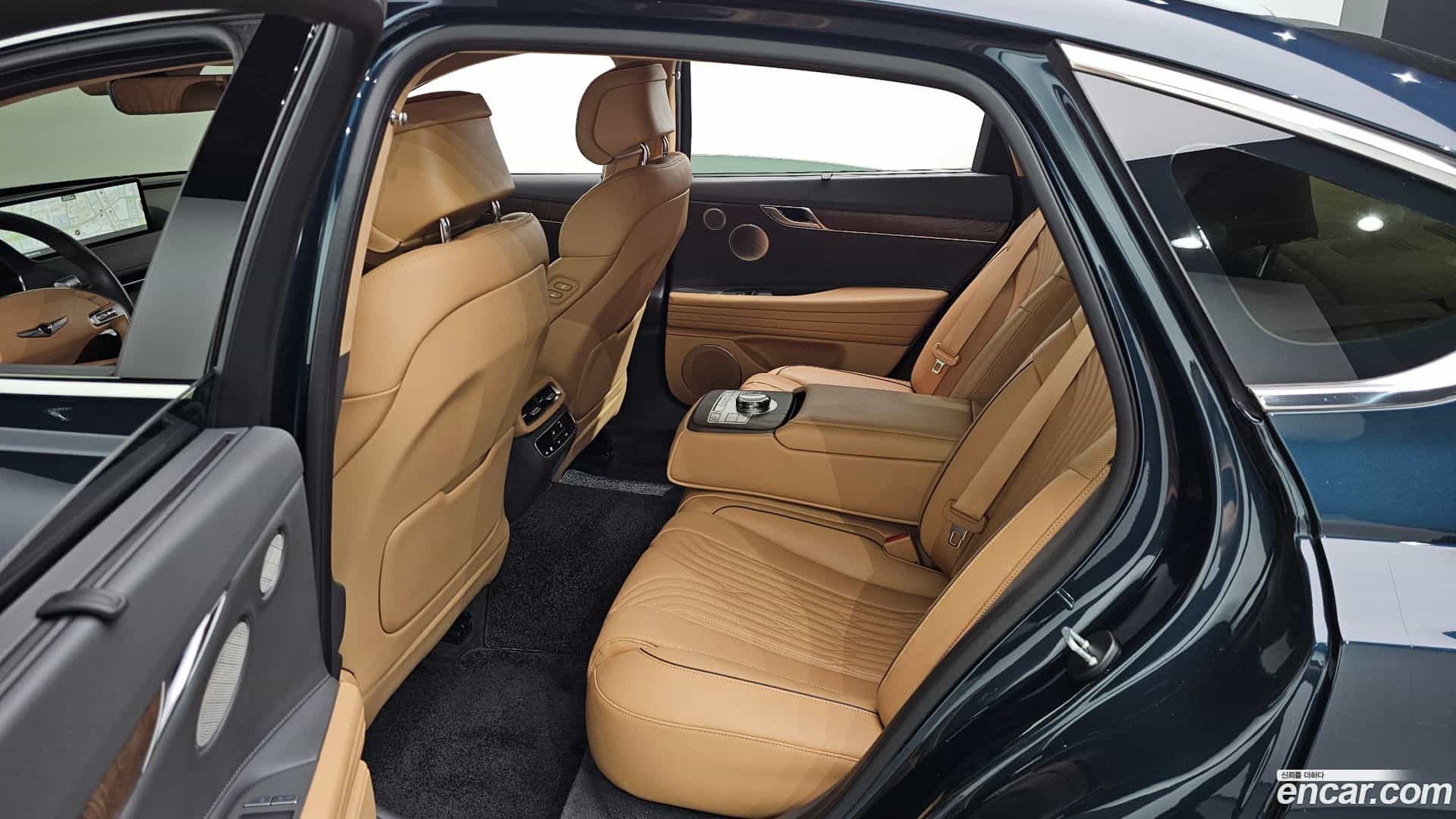 G80 Genesis 2023.2-INNER-036