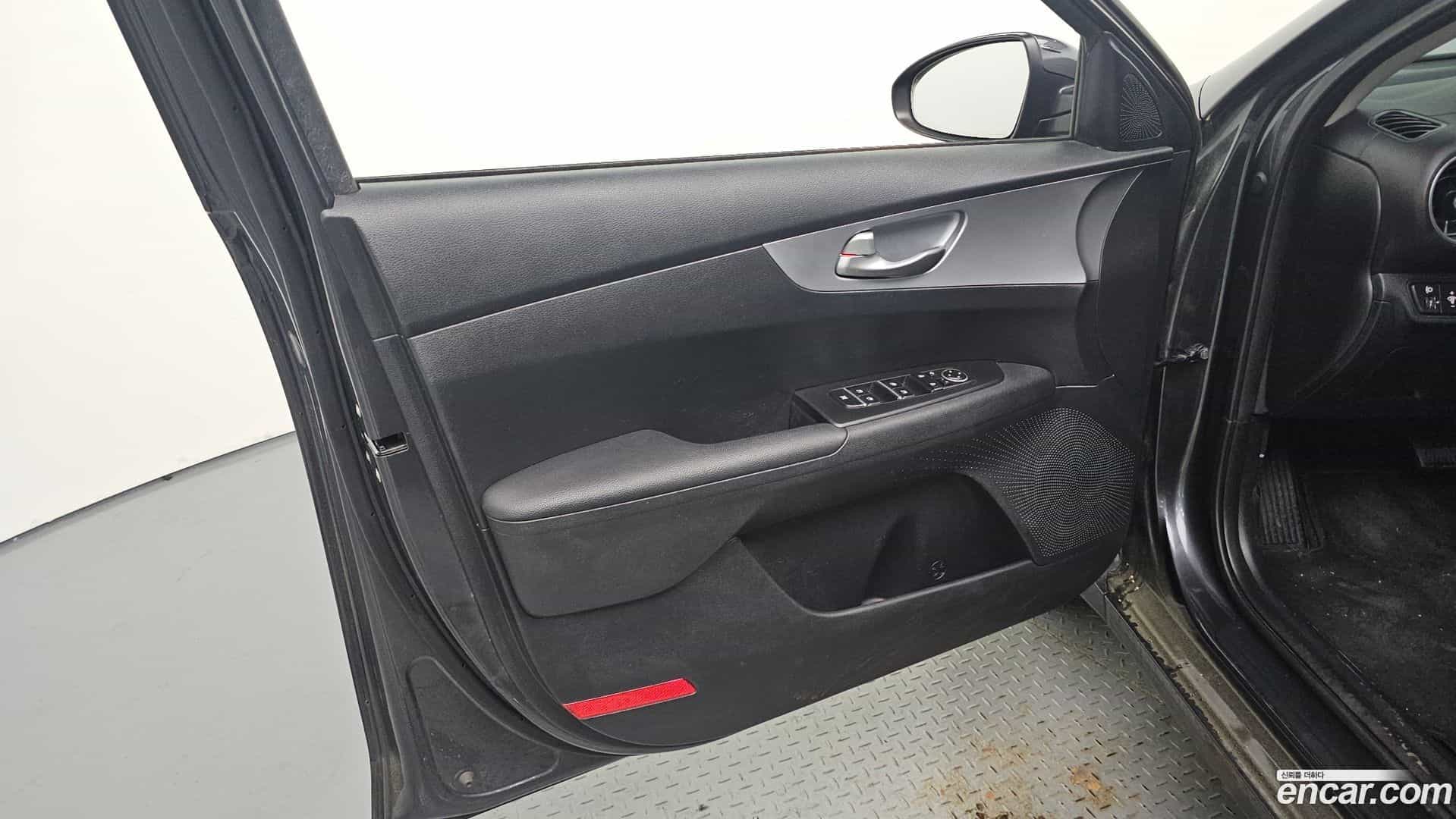 K3 Kia 2021.11-INNER-034
