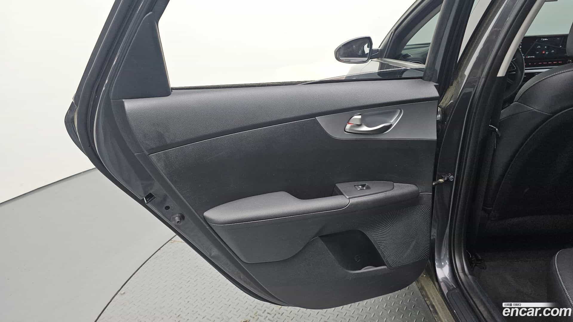 K3 Kia 2021.11-INNER-035