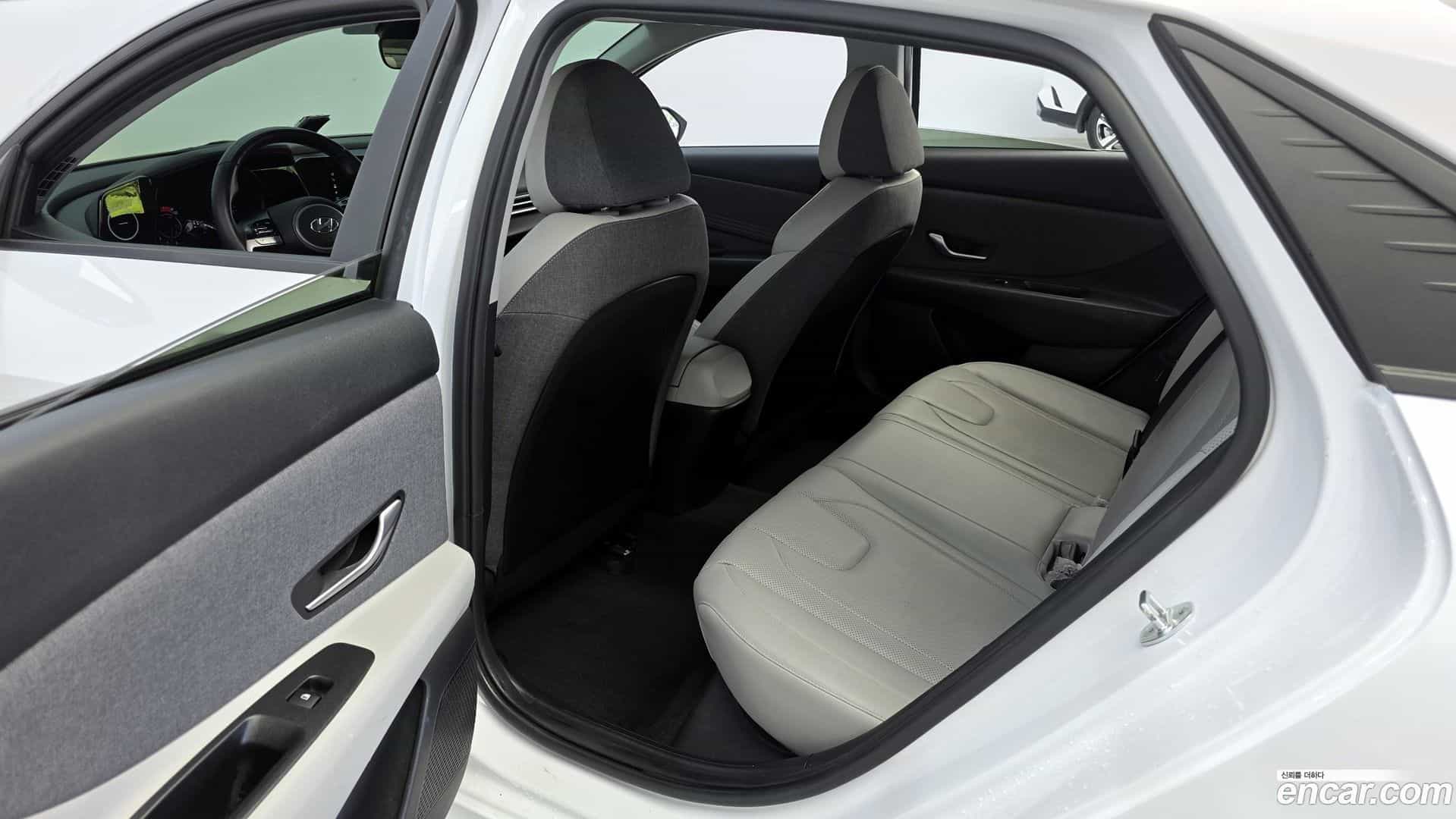 AVANTE Hyundai 2022.3-OPTION-015
