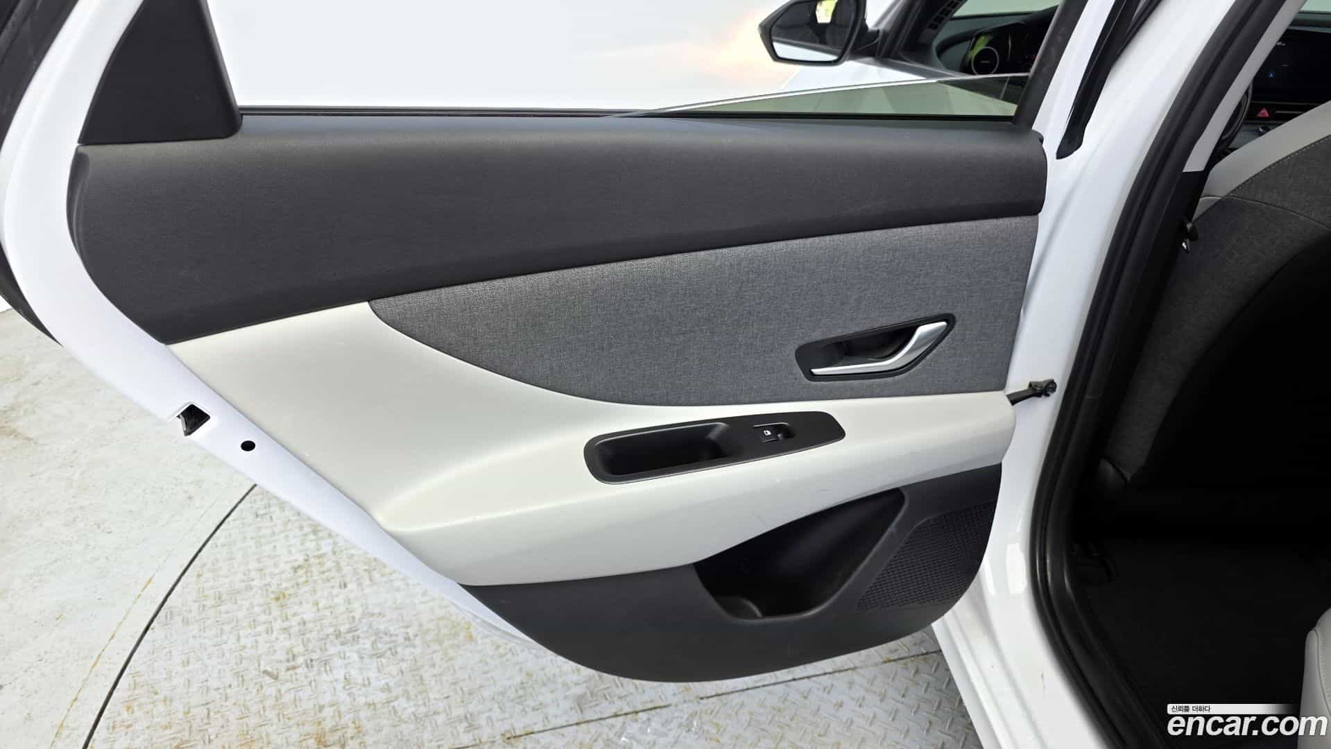 AVANTE Hyundai 2022.3-INNER-035