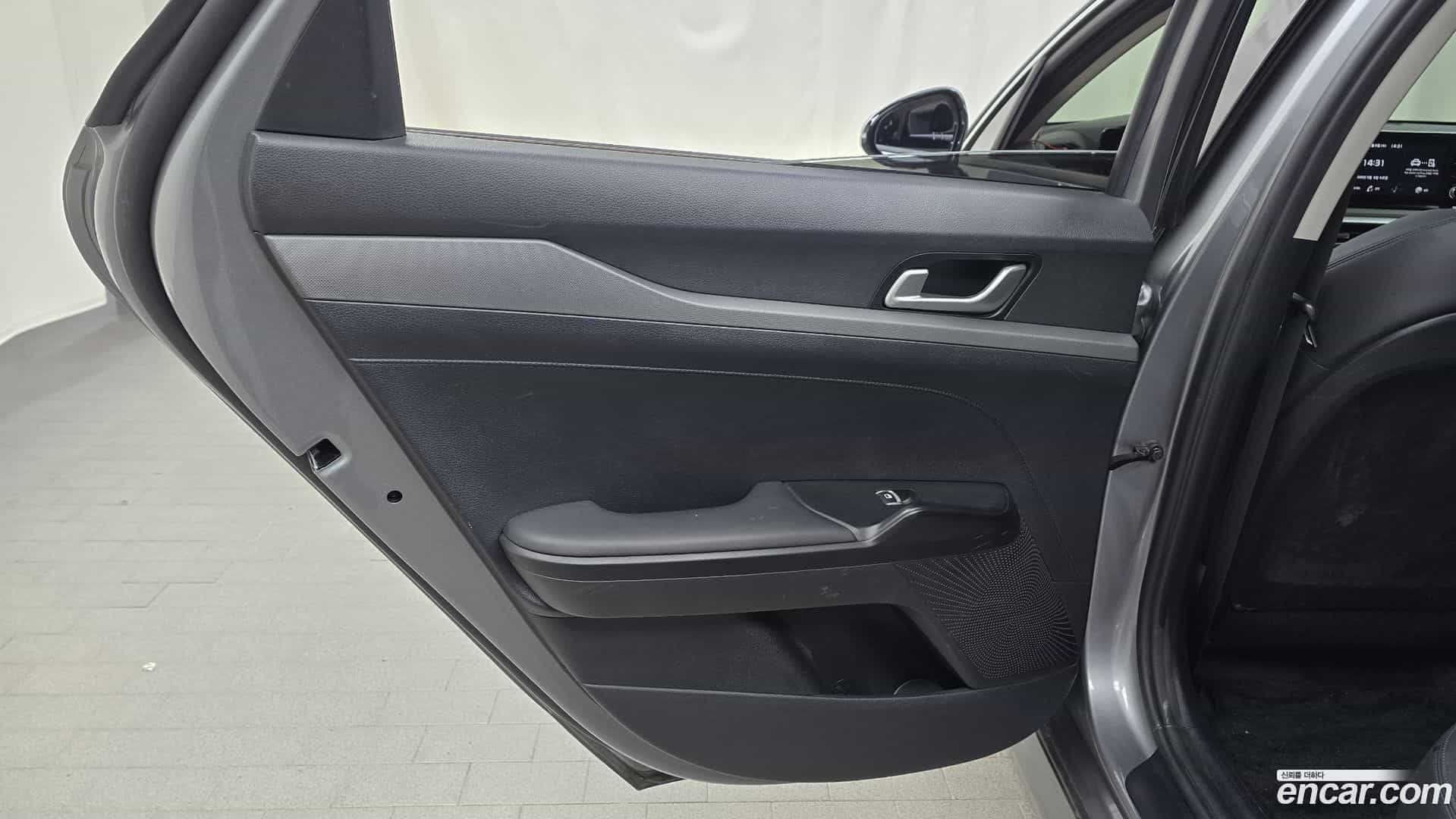 K5 Kia 2023.0-INNER-035