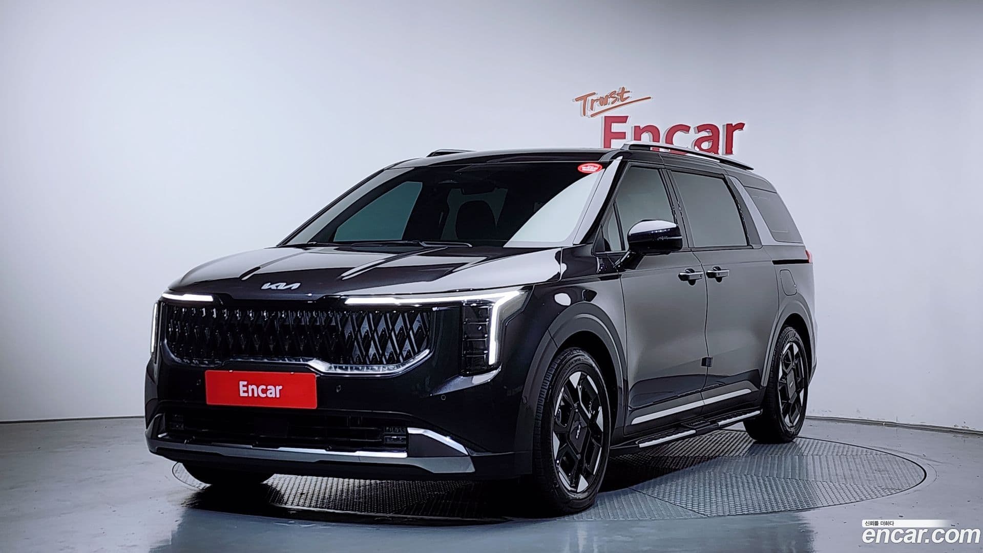 Main__Slider__Photo:Canival Kia 2024.4-0