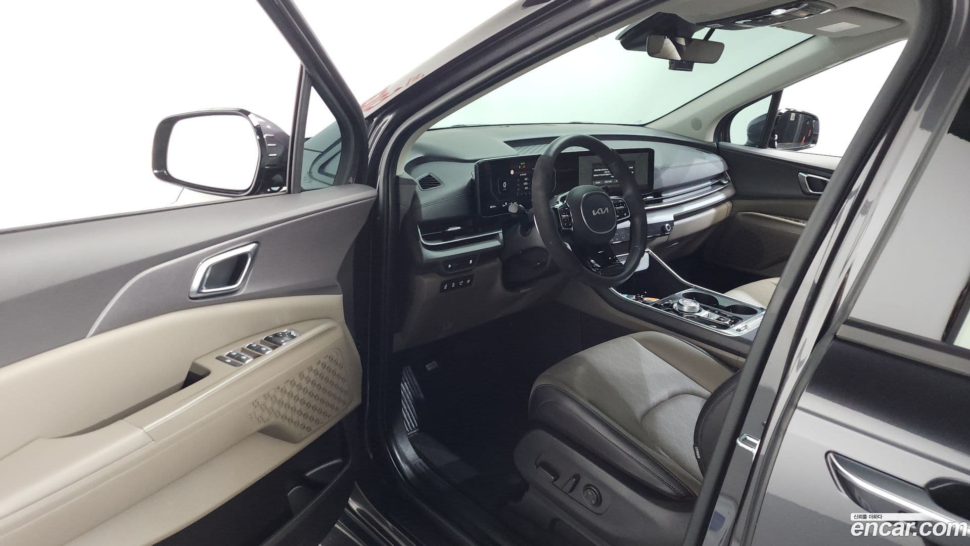 Main__Slider__Photo:Canival Kia 2024.4-9