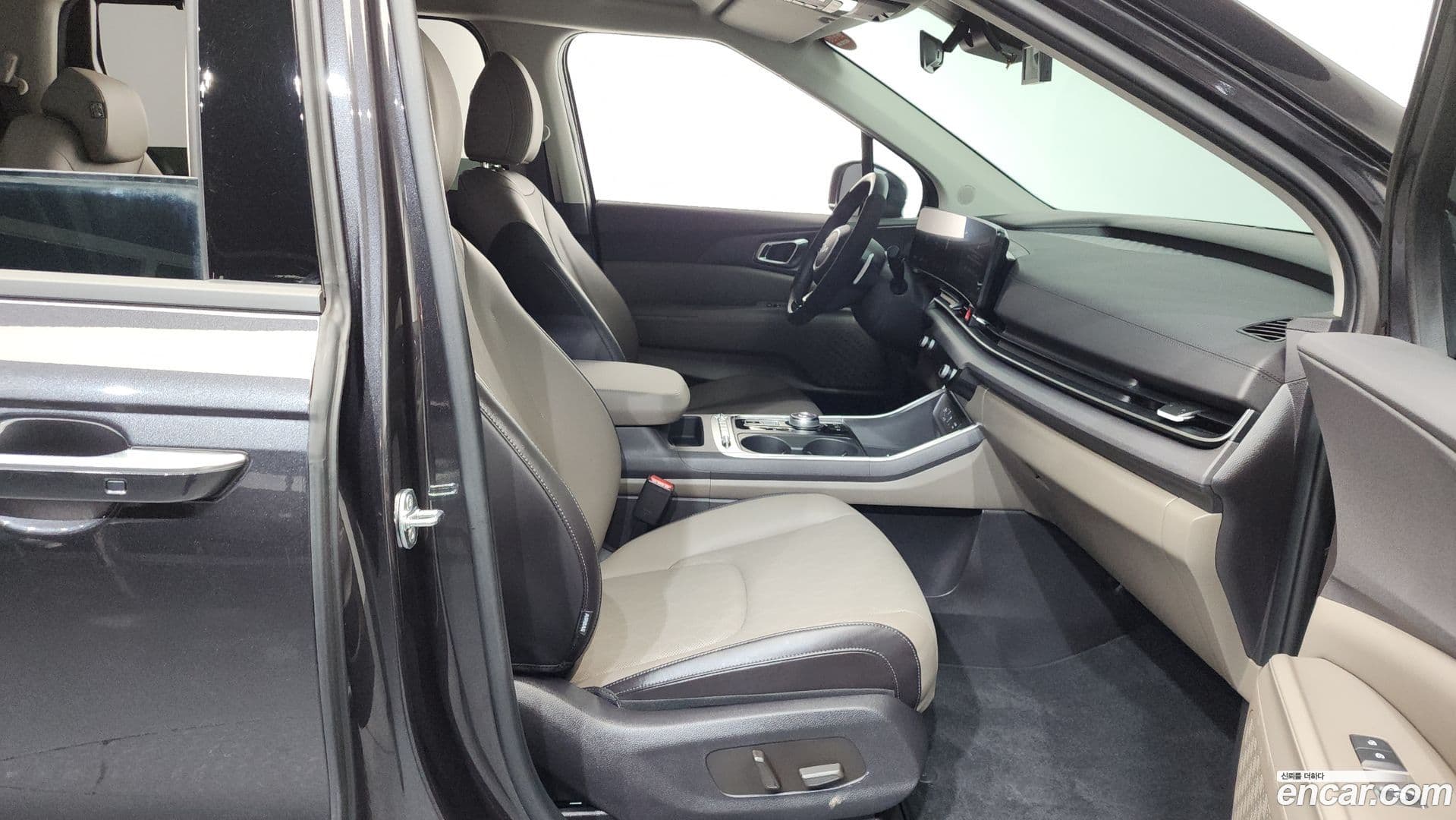 Main__Slider__Photo:Canival Kia 2024.4-25