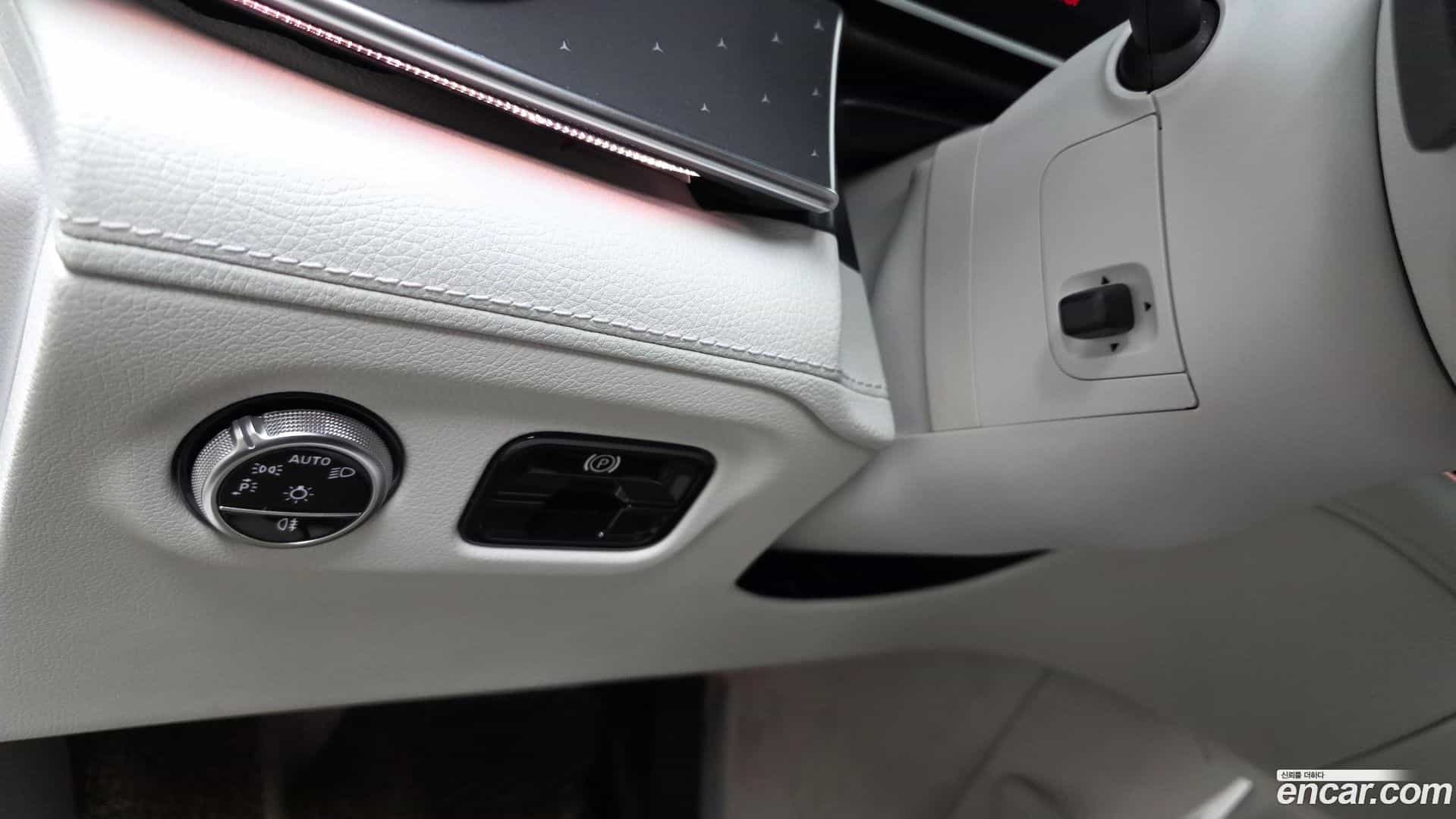 EQE Mercedes-Benz 2023.6-OPTION-024