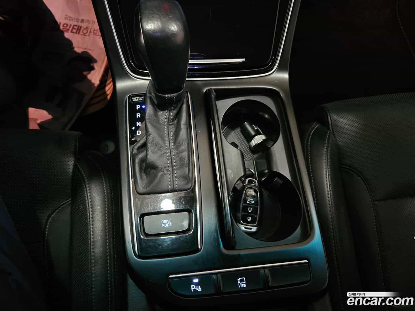 Grandeur Hyundai 2018.11-OPTION-017