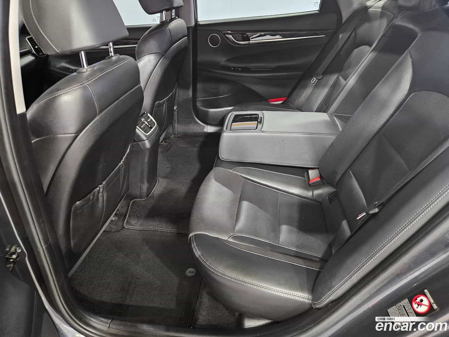 Grandeur Hyundai 2018.11-OPTION-019