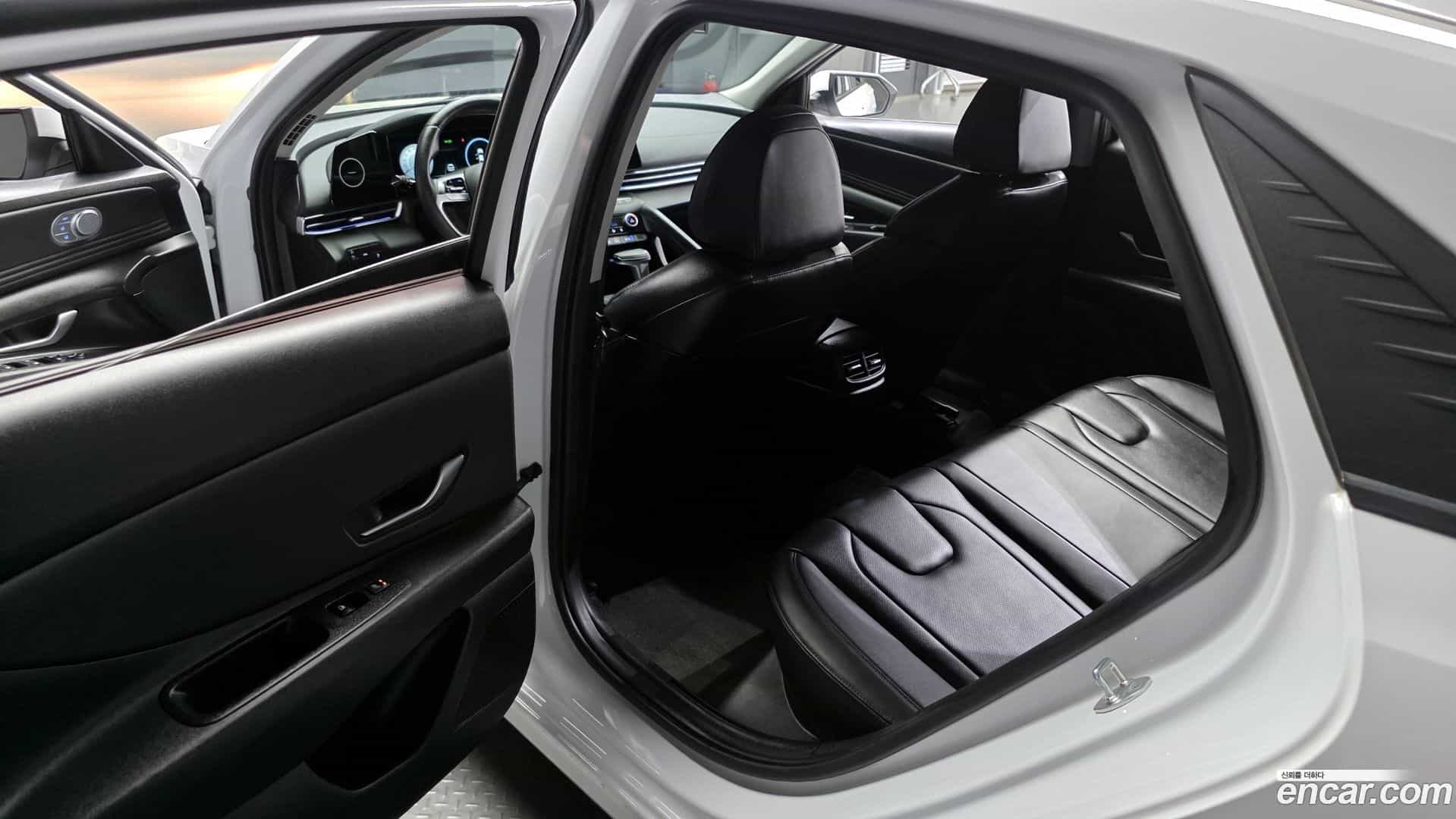 AVANTE Hyundai 2022.7-OPTION-015
